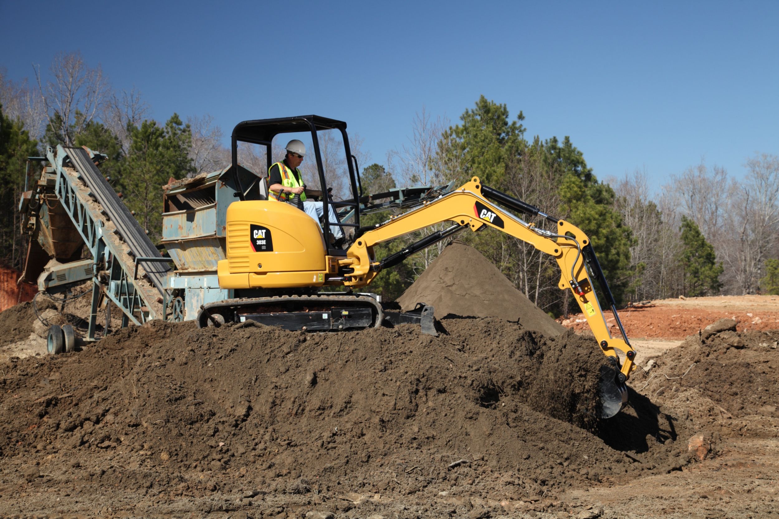 product-303E CR Mini Hydraulic Excavator