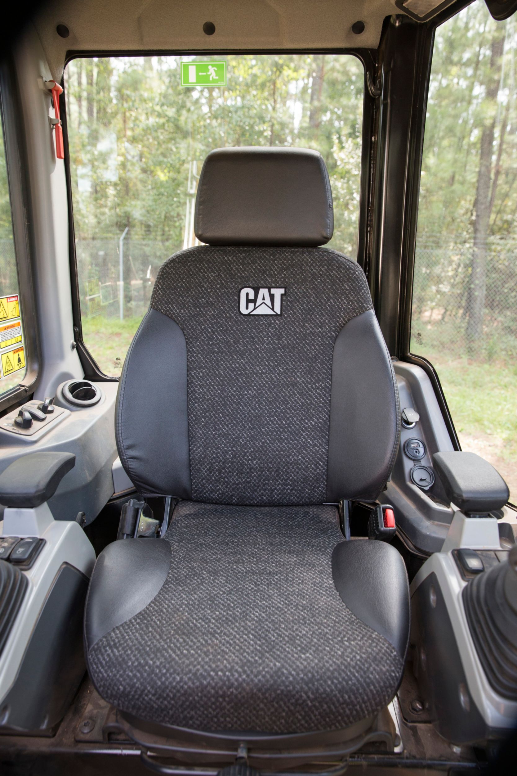 thumbnail image 2 of CAT Caterpillar 303.5E2, 304E2, 305E2, 305.5E2 CR Operation & Maintenance Manual – OEM 2 of 6