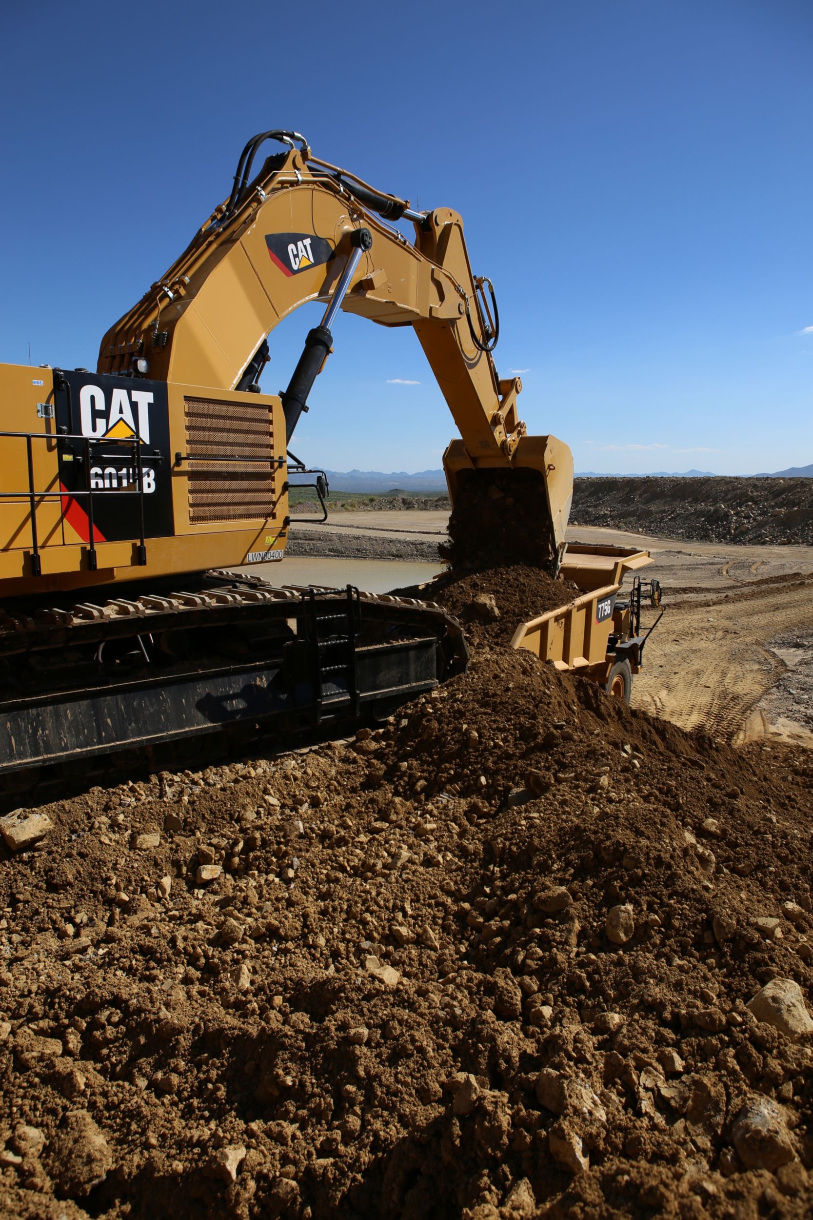 8.6m (11.2)yd General Duty bucket for the 6015B Hyd Mining Shovel