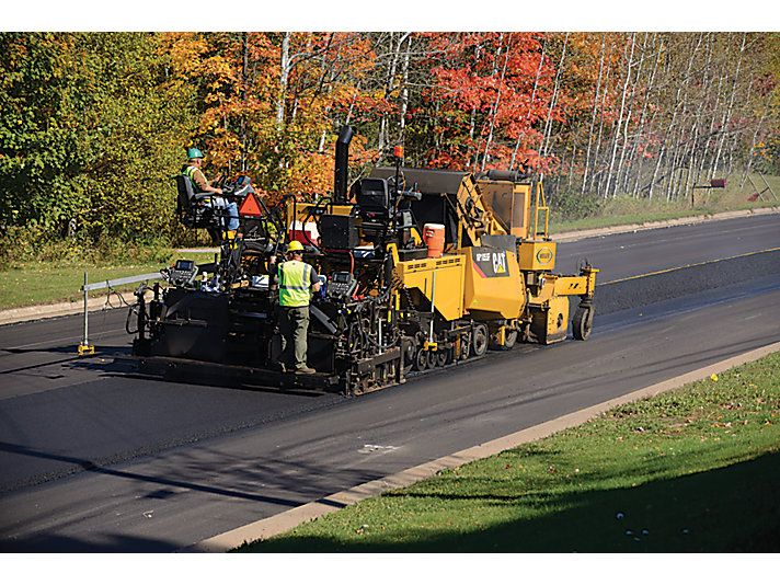 AP1055F Mobil-Trac Paver