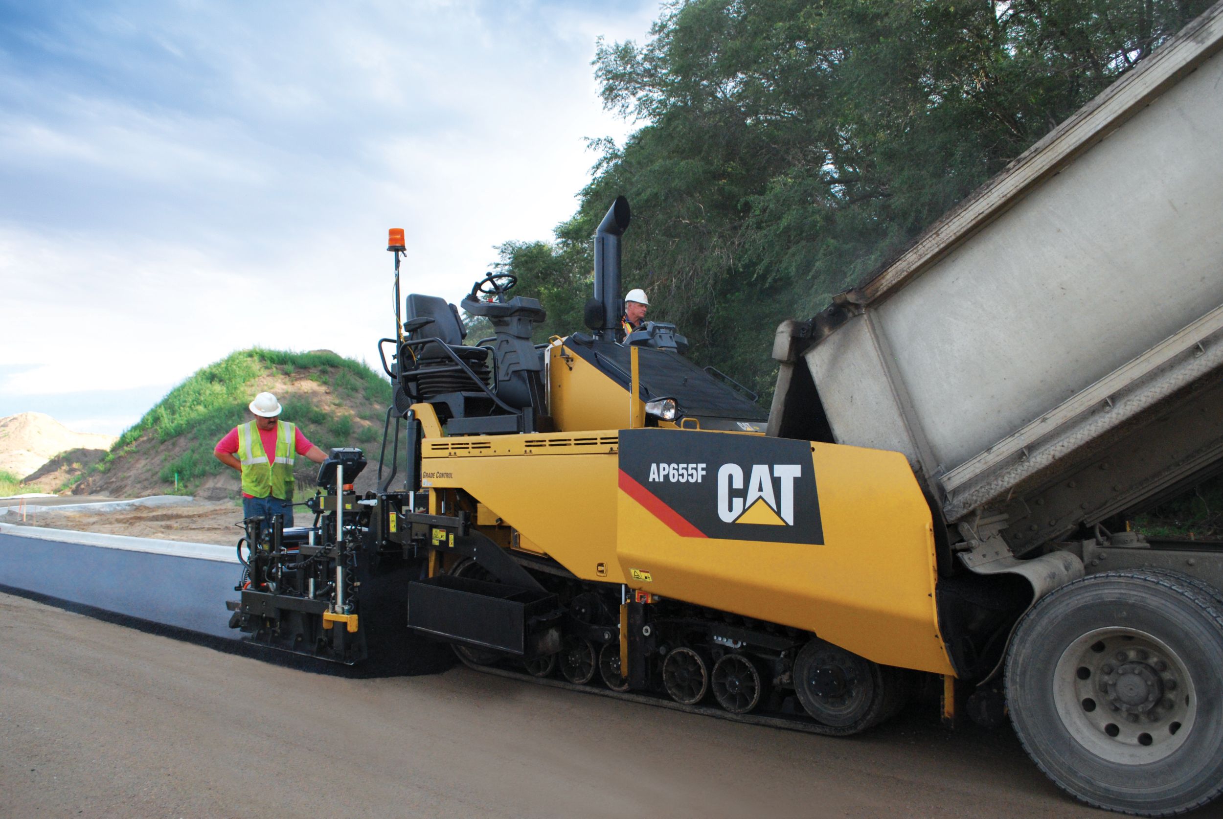 AP655F Mobil-Trac Paver