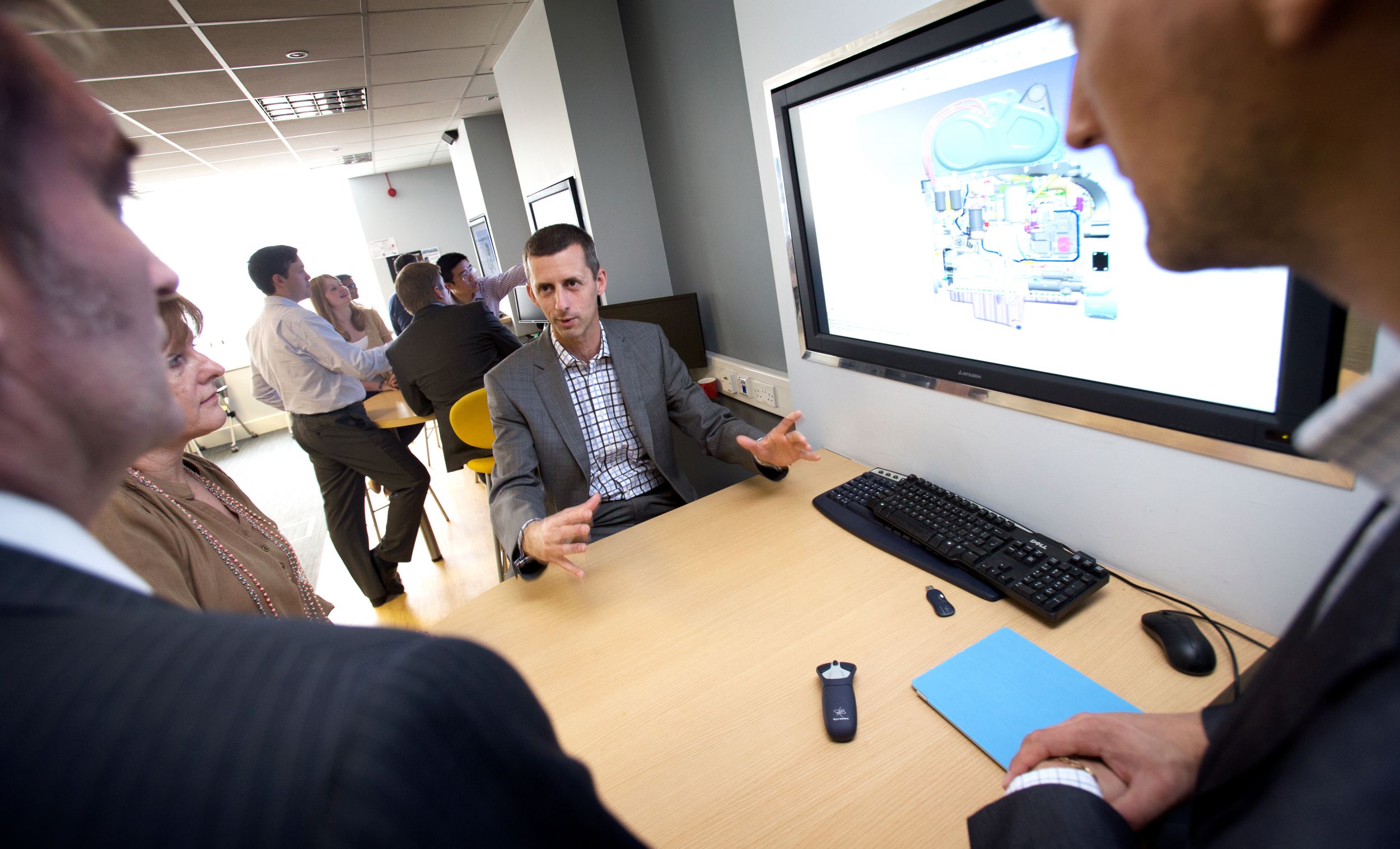 协作是我们的发动机设计的驱动力