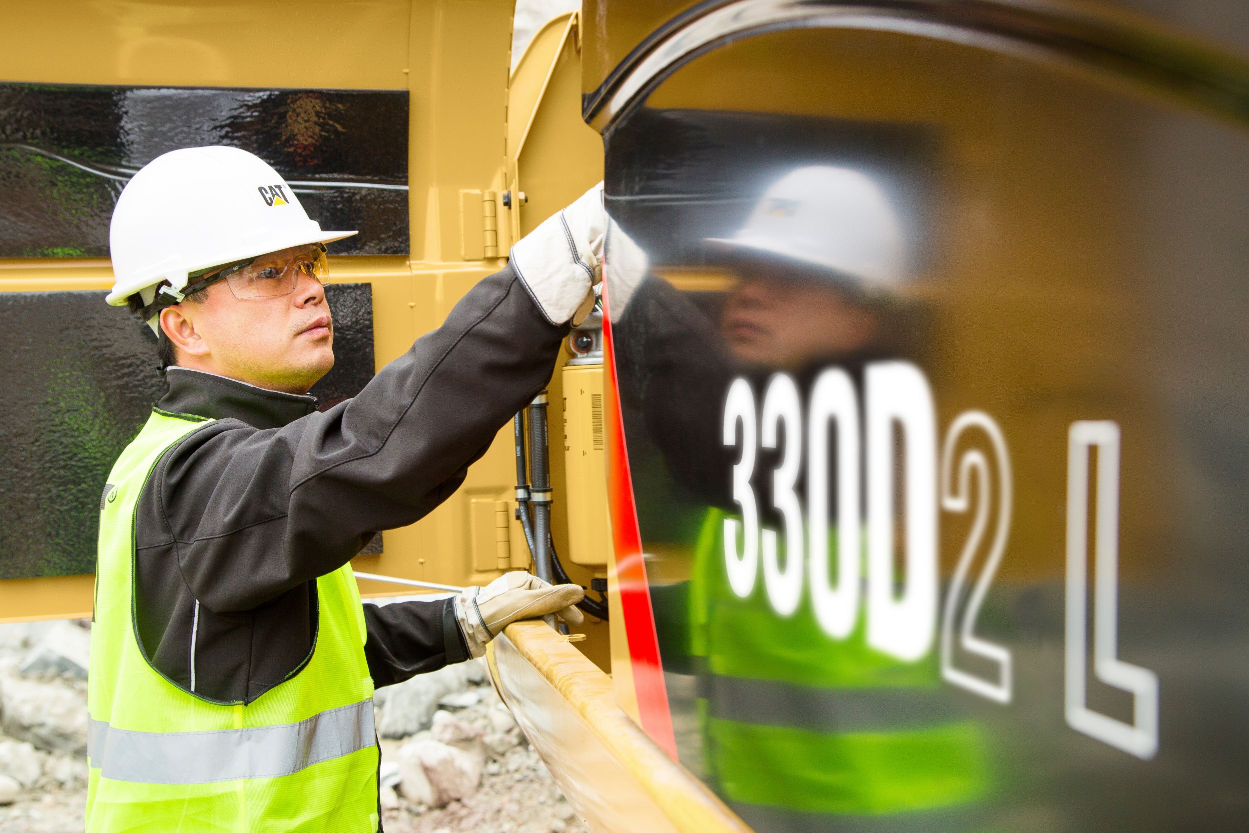 Cat 330D2 L 中型挖掘机 | Caterpillar