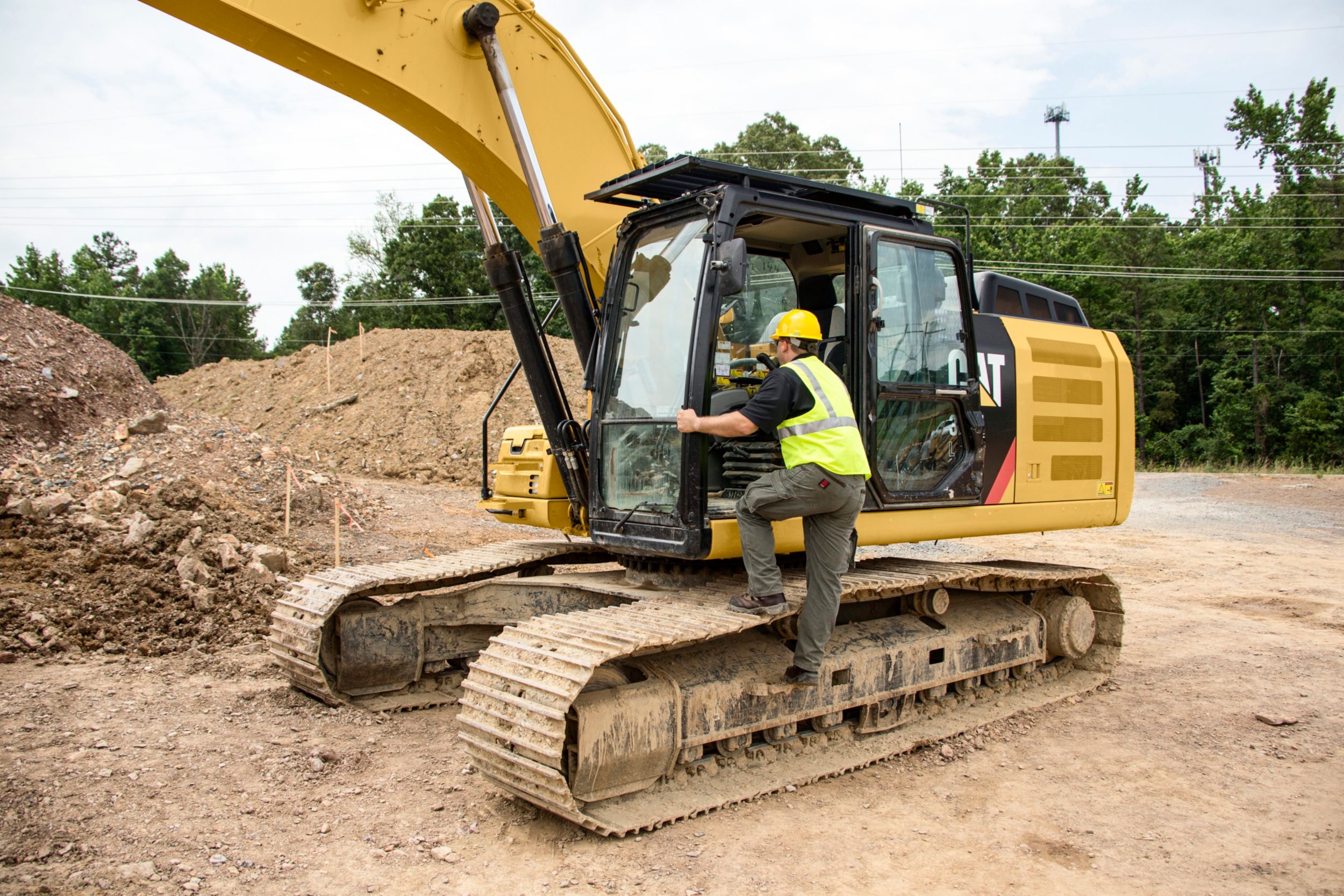 Cat 330F Medium Excavators | Caterpillar