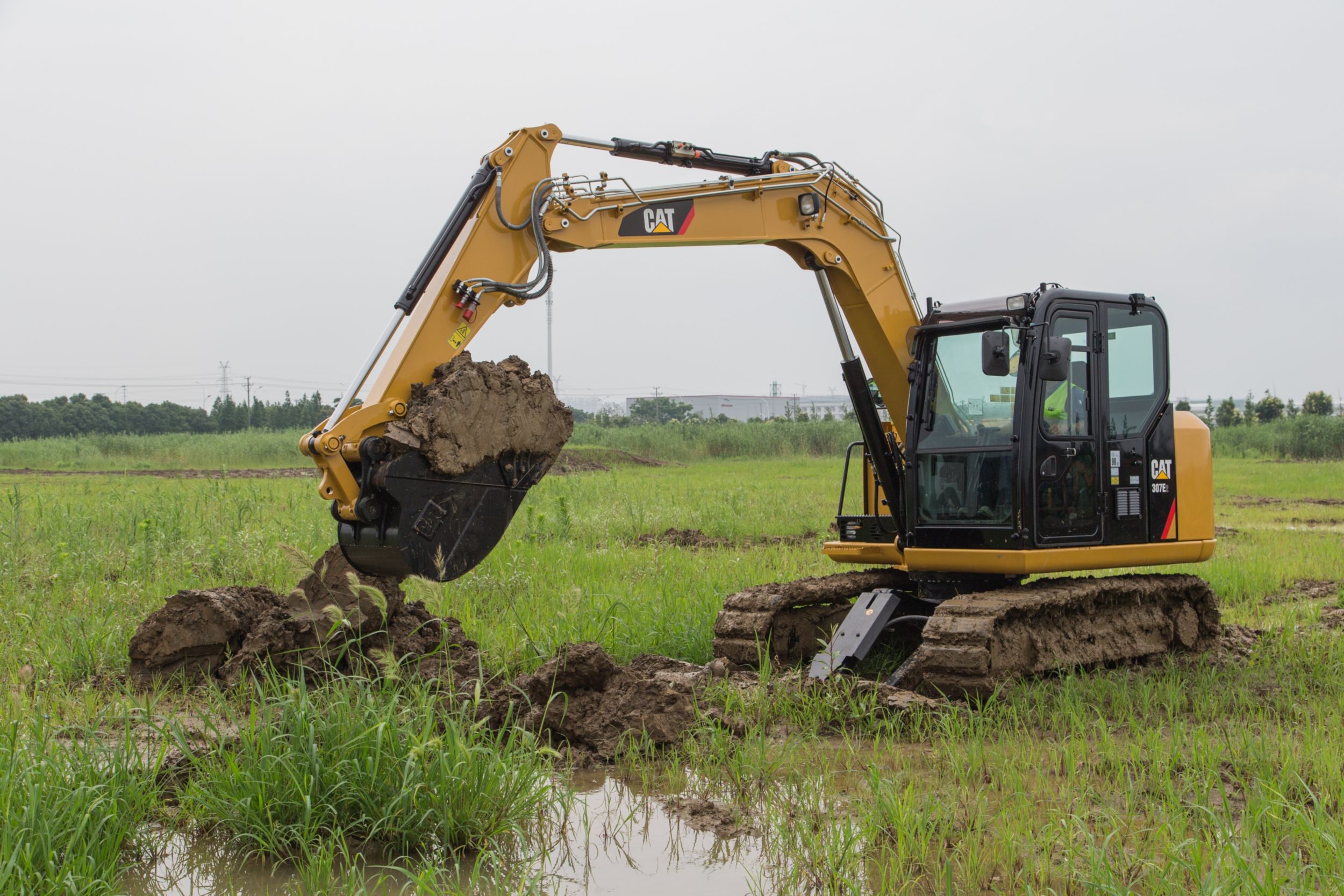 Cat® 307E2 Mini Hydraulic Excavator Delivers Superior Performance