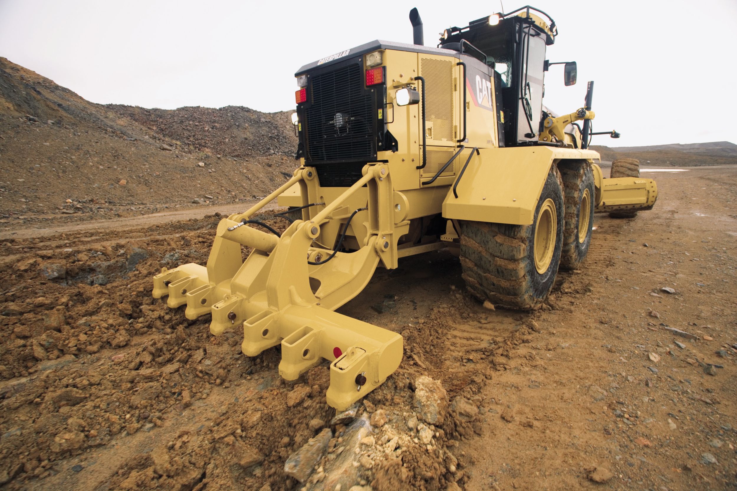 الكسارة/أداة الخدش الخلفية