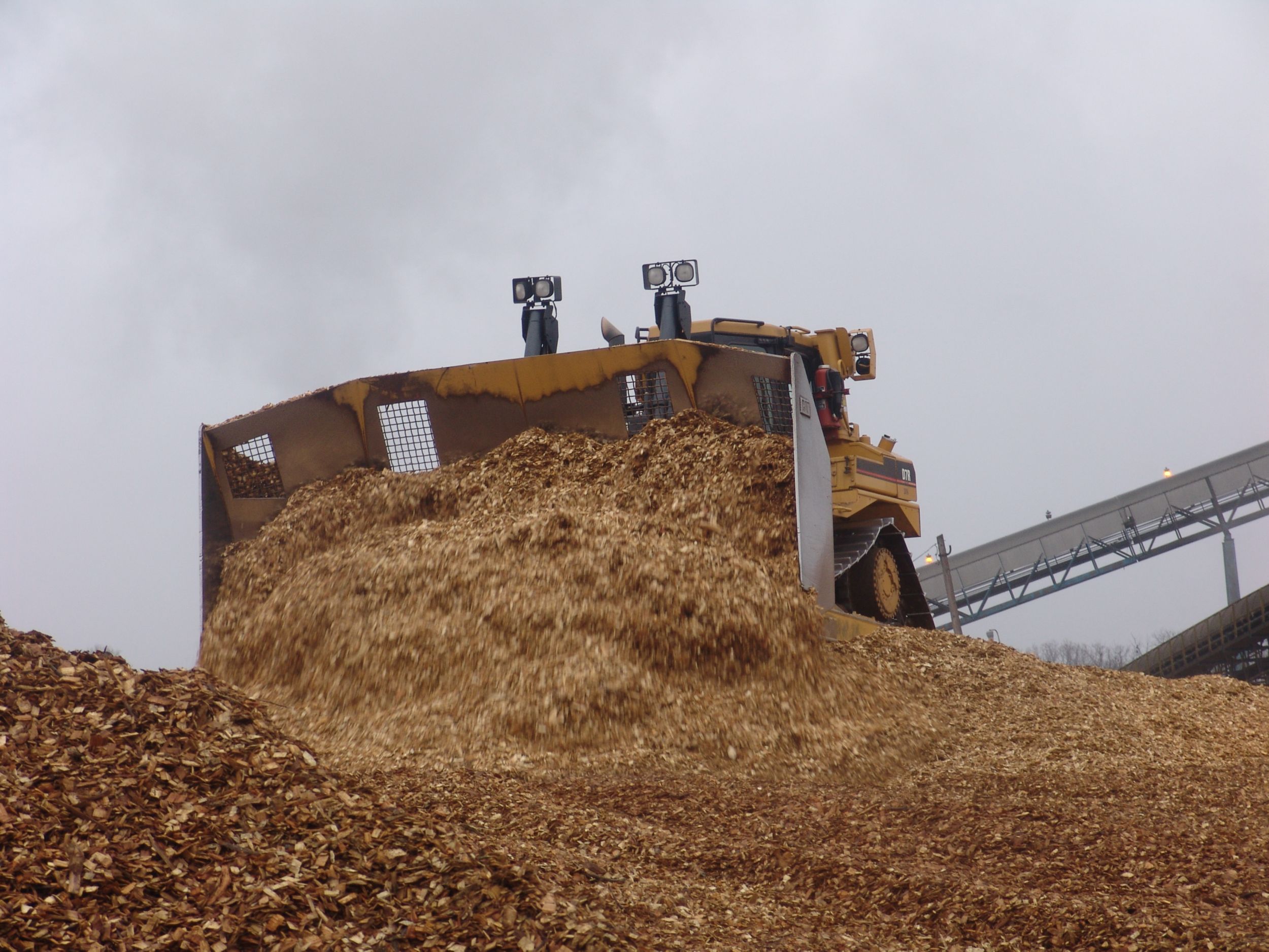 72.6 m³ (95.0 yd³) Woodchip U-Blade