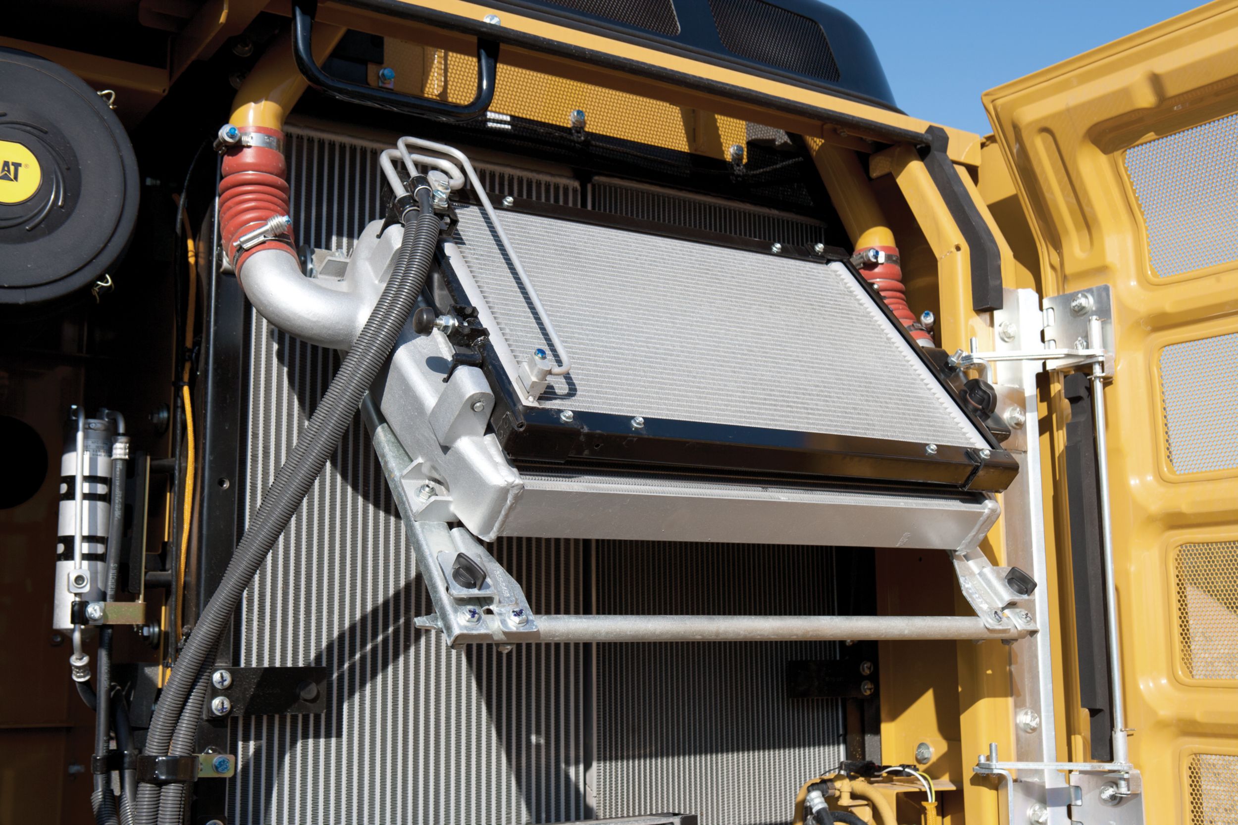 Cat 323E LN Medium Excavators | Caterpillar