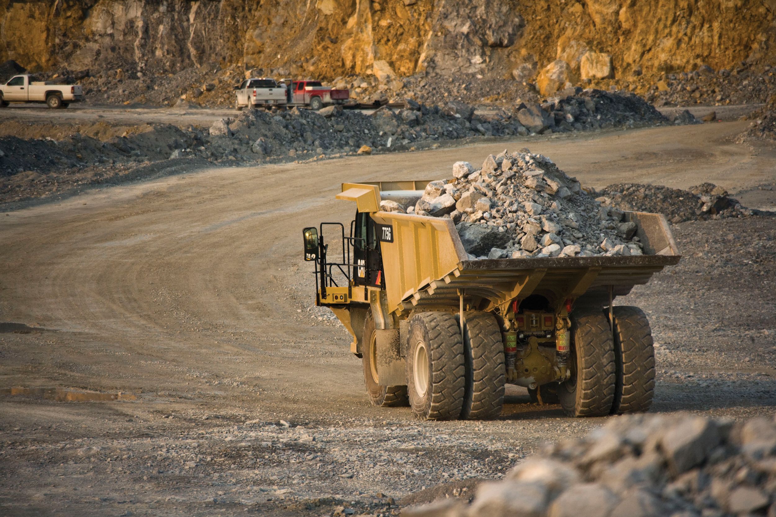 775G starre dumptrucks