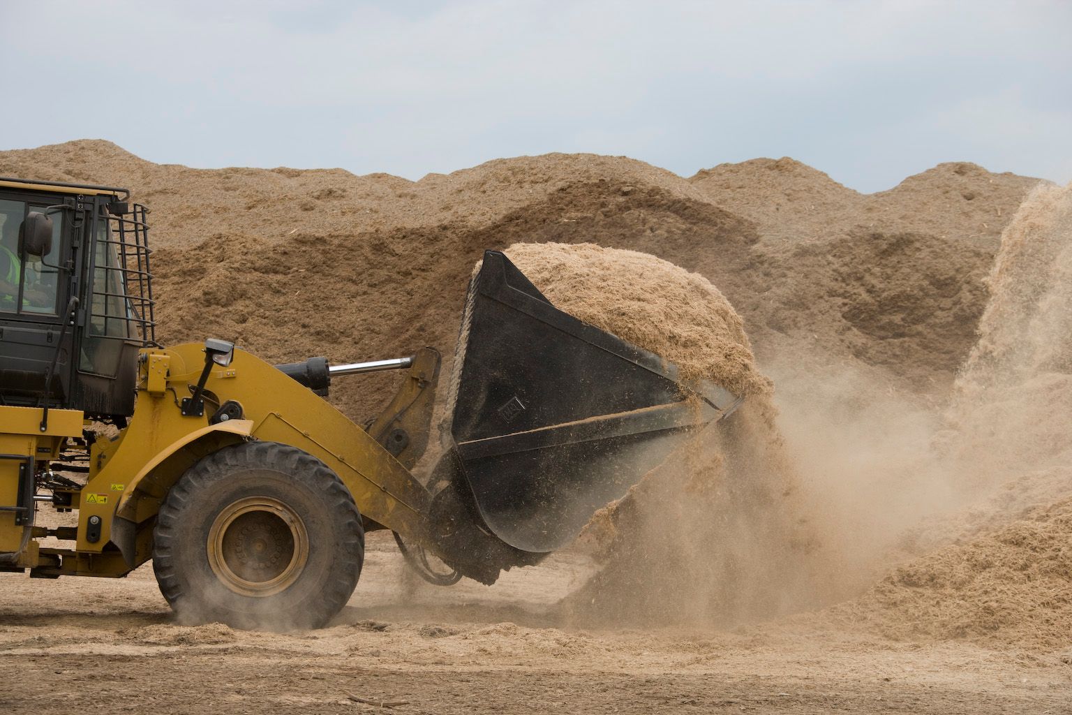 12 m³ (15.75 yd³) Woodchip Bucket, Pin On - 982