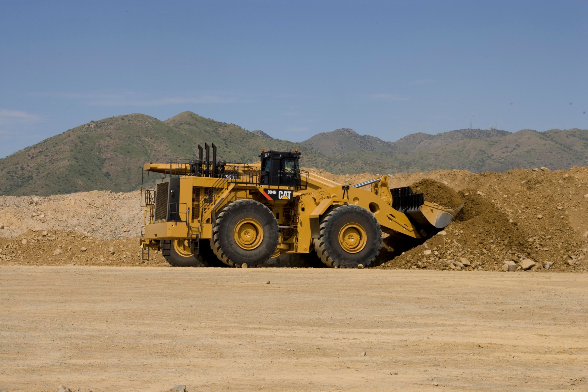 CATERPILLAR 994H Pala Gommata C709586