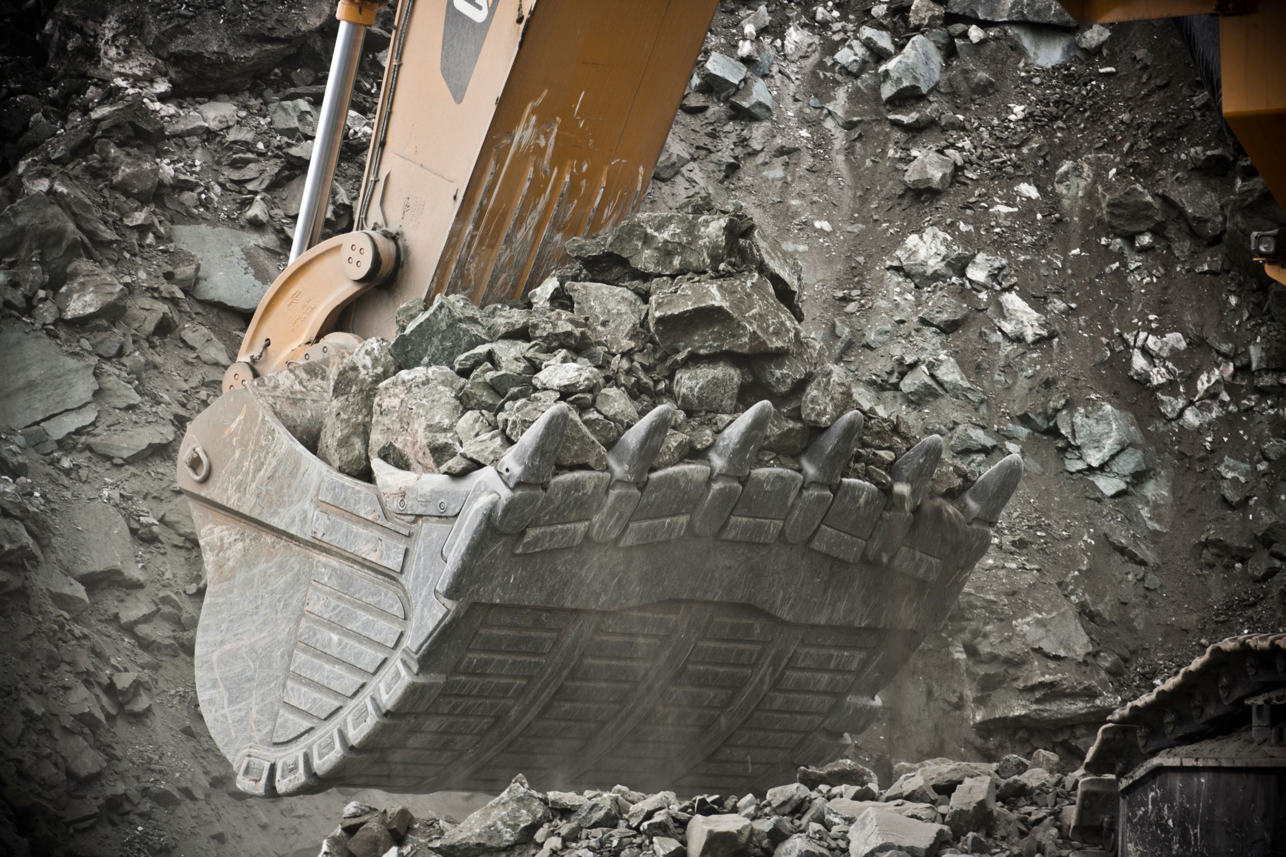 product-Iron Ore Bucket on a 6030