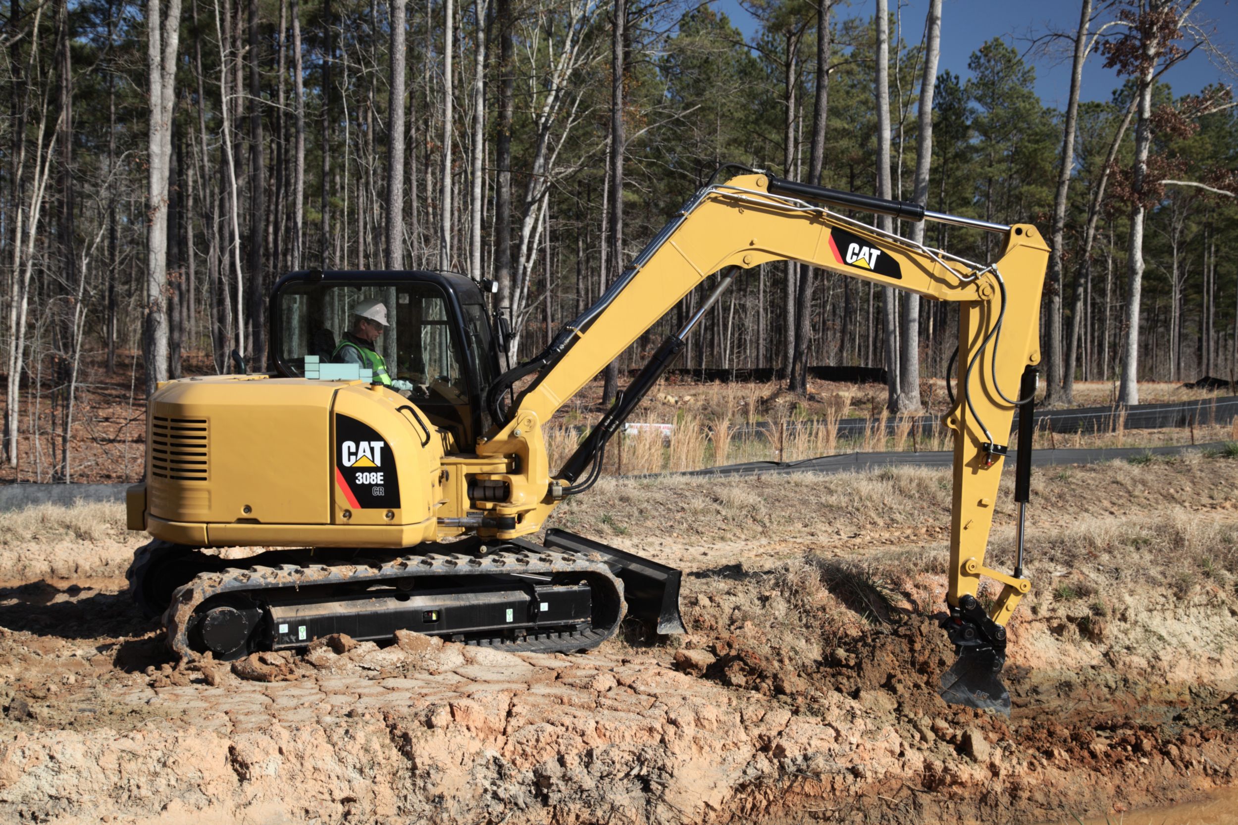 CATERPILLAR 308E  PELLE MÉCANIQUE EN LOCATION AVEC OPÉRATEUR