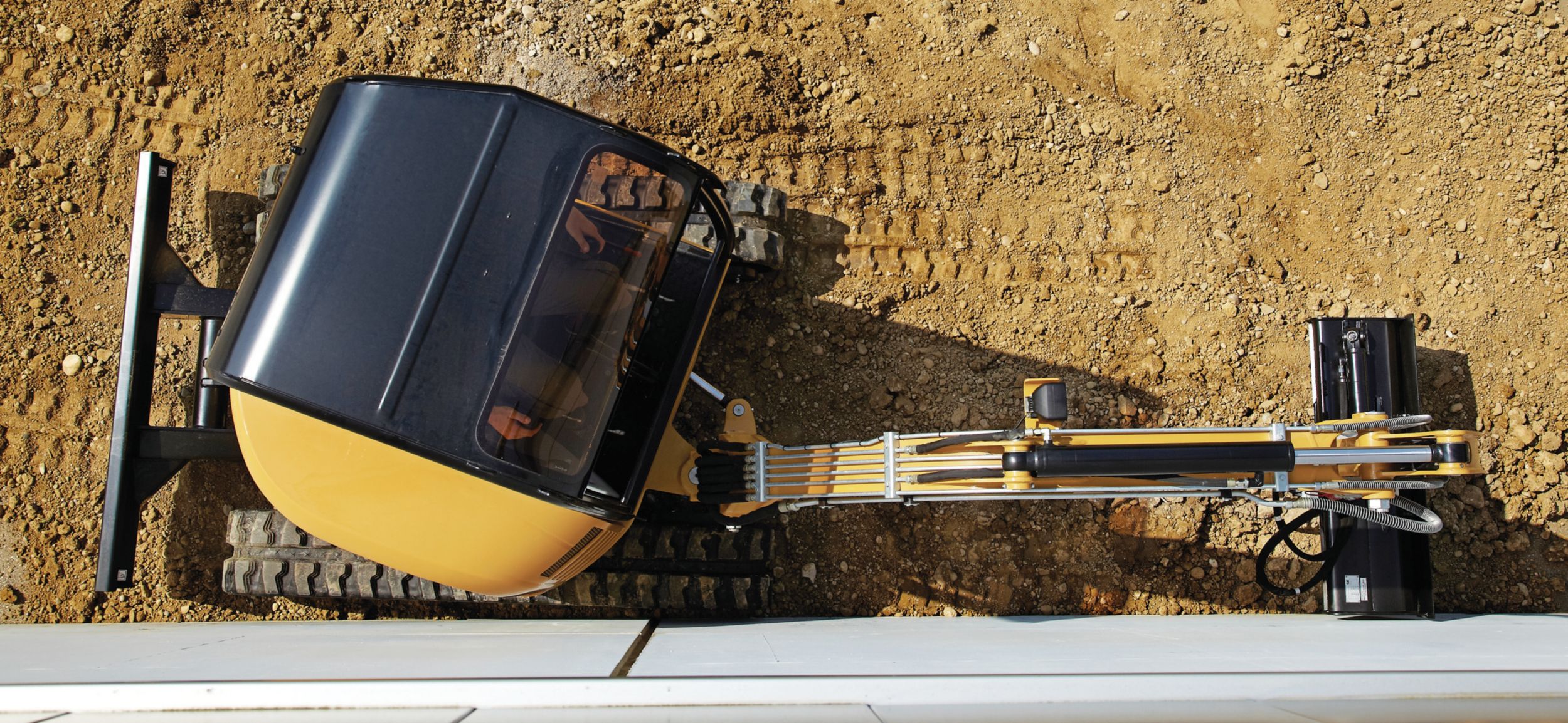 The 302.7D CR has very compact dimensions.