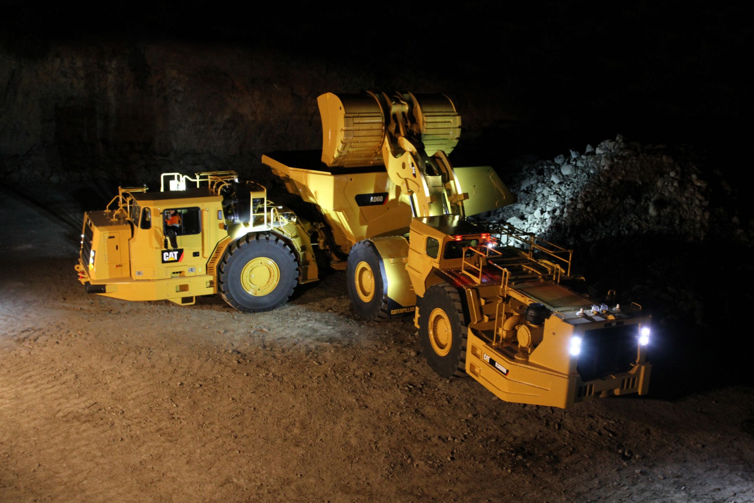 Cat | R3000H Underground Mining Loader | Caterpillar