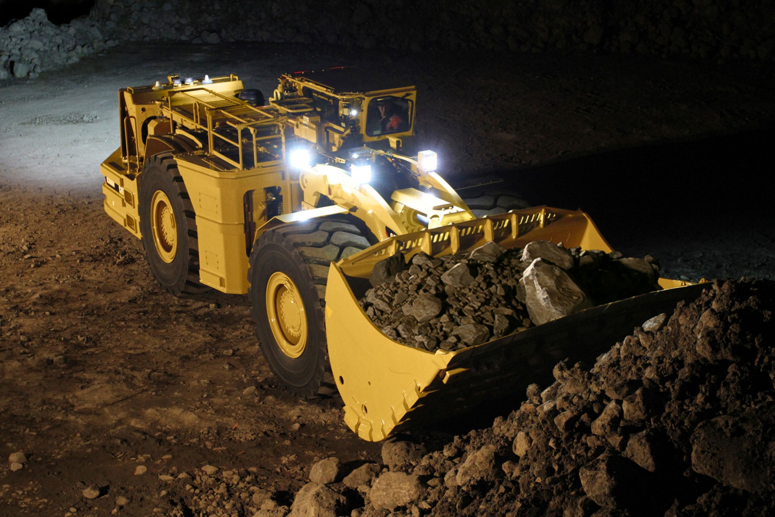 Chargeuses pour exploitations minières souterraines R3000H