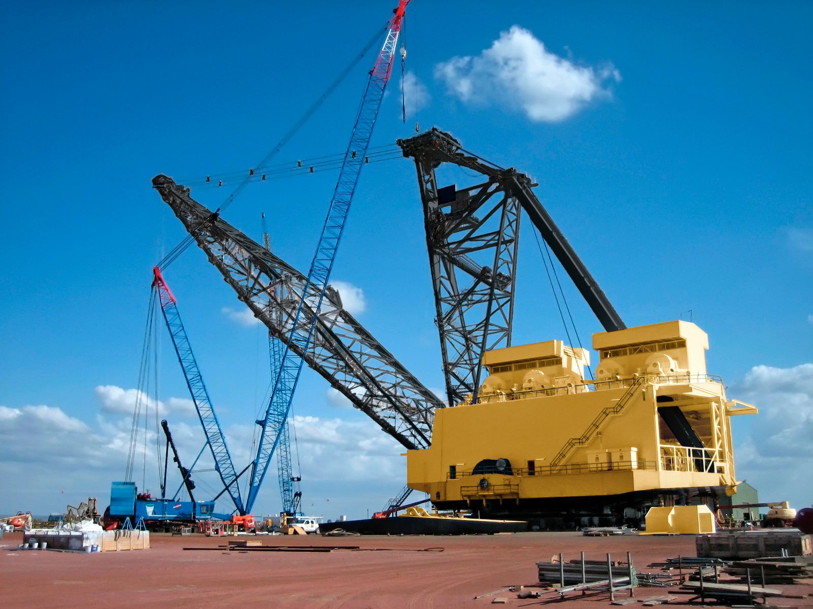 new-8750-dragline-for-sale-whayne-cat