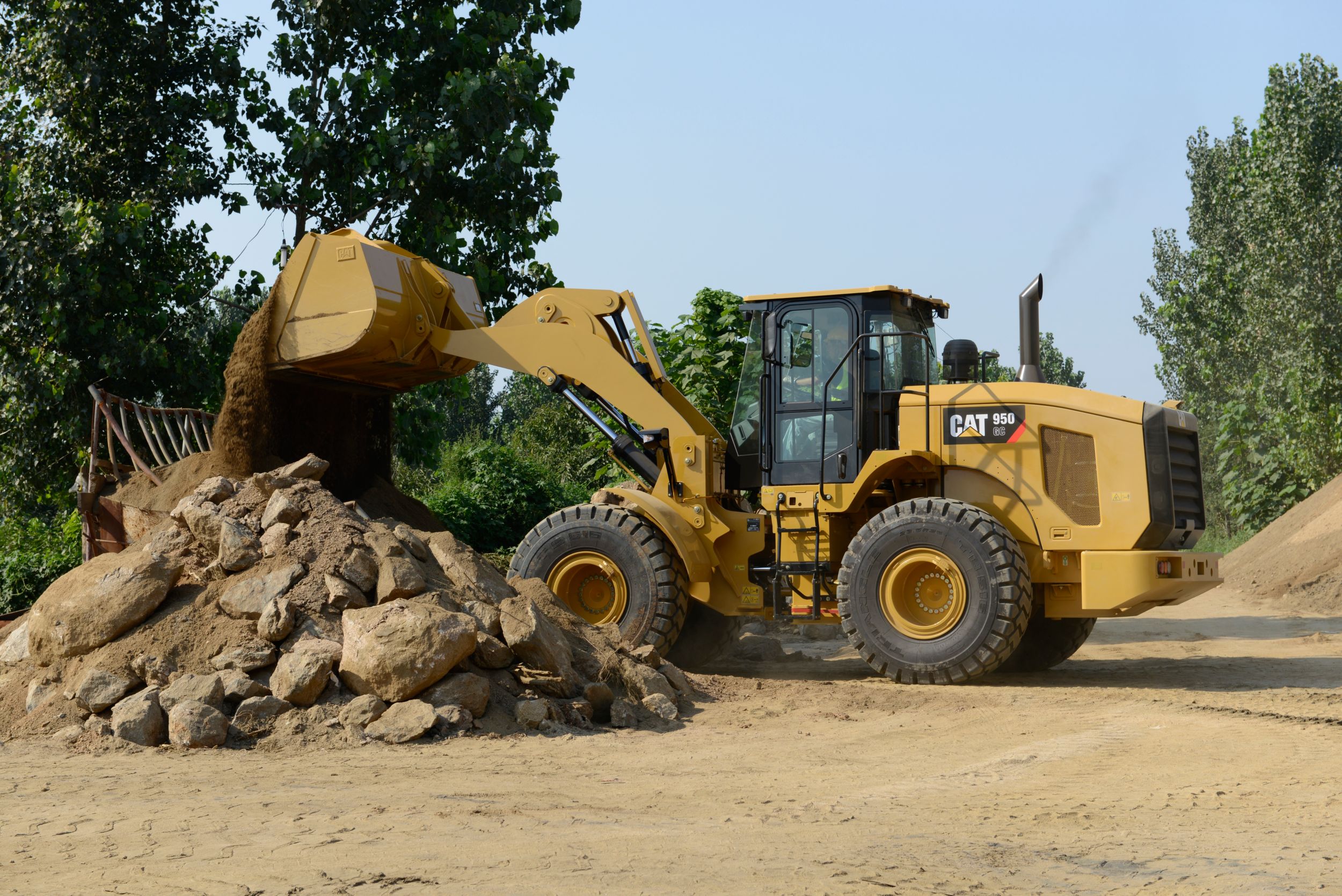 950 GC Medium Wheel Loader Moving Material