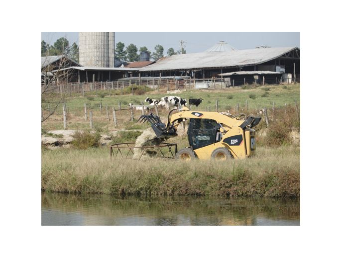 Utility Grapple Forks Application Photo