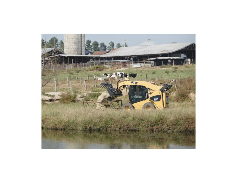 Utility Grapple Forks Application Photo
