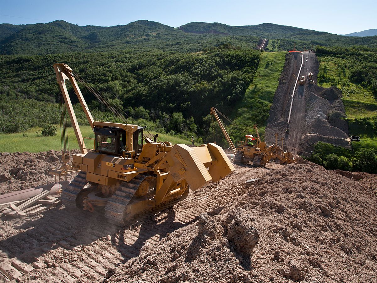 Cat Pipelayers offer excellent slope capability