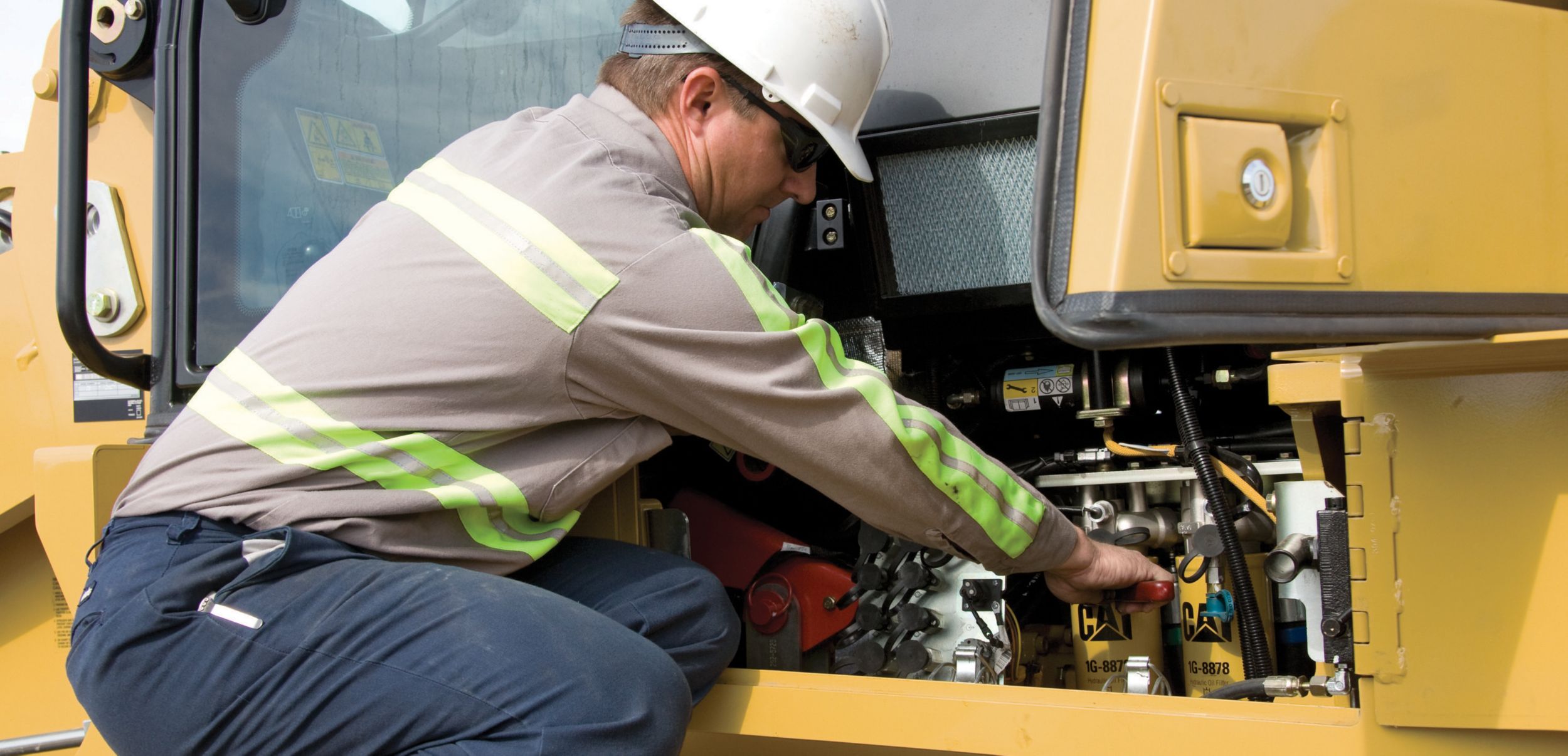 973D Track Loader Serviceability