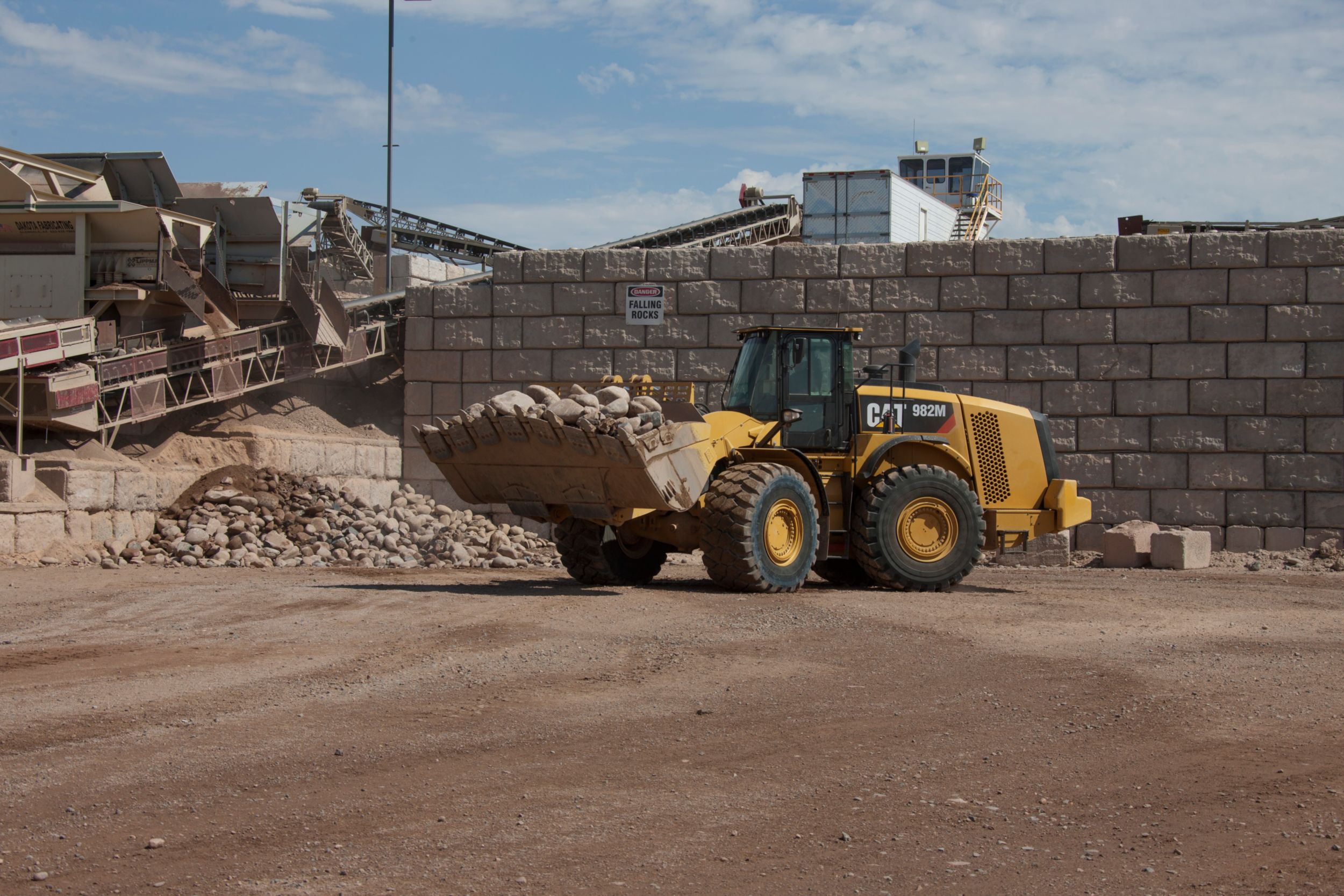 982M Medium Wheel Loader front loader