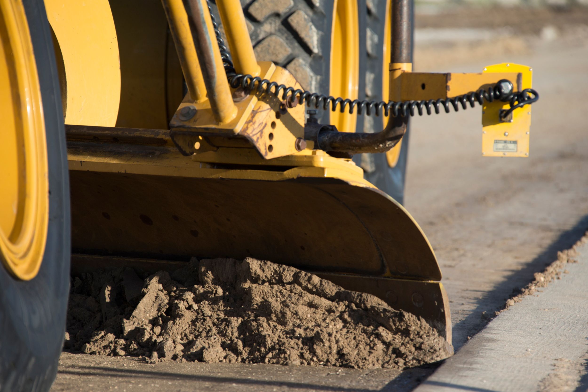 140 Motor Grader precision grading