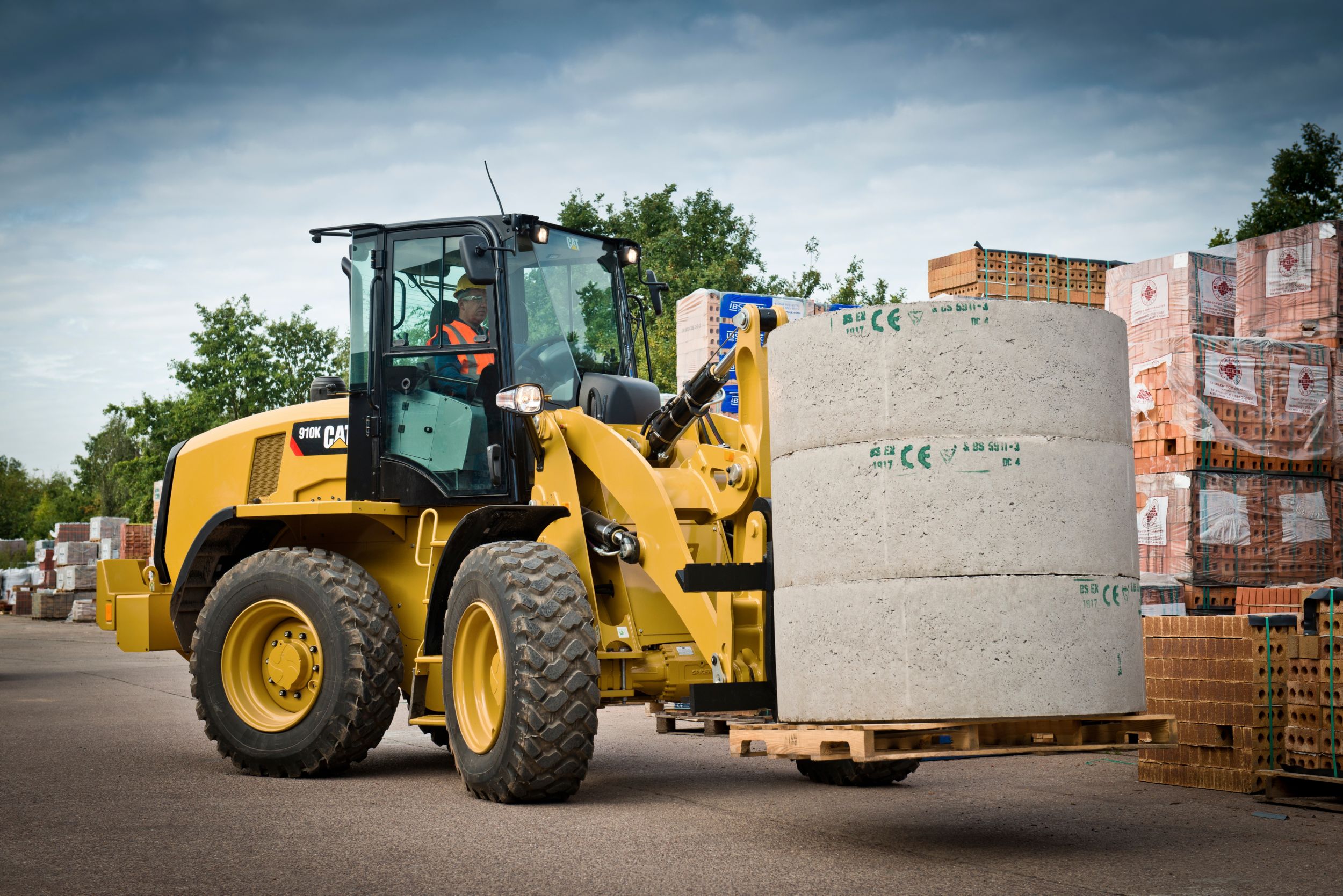 Cat 910K Compact Wheel Loaders | Caterpillar