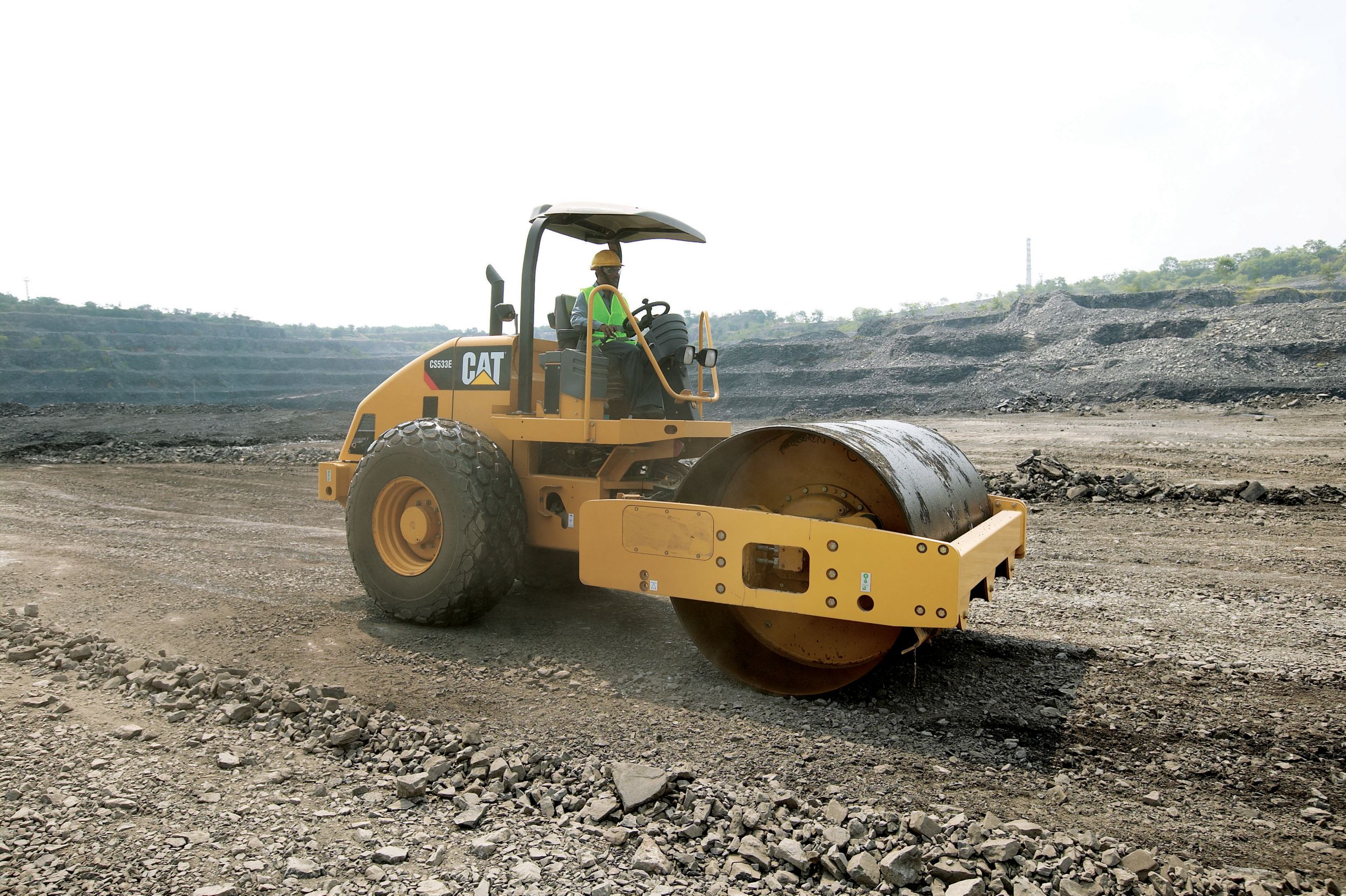 product-CS533E Vibratory Soil Compactor