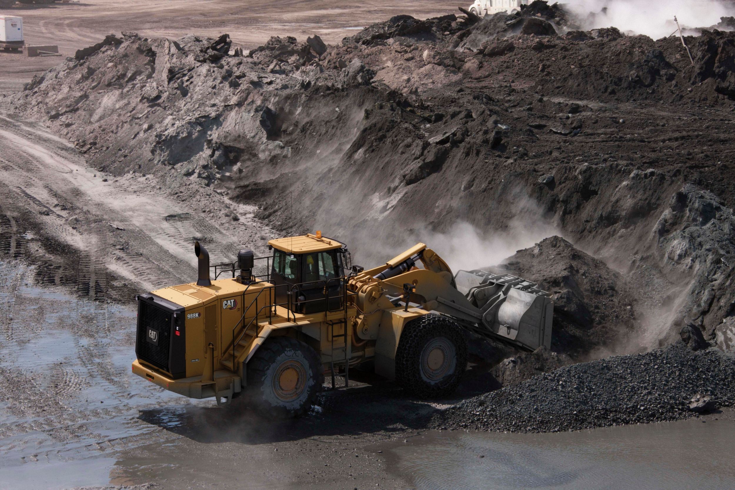 988K Large Wheel Loader - Steel Mill Arrangement