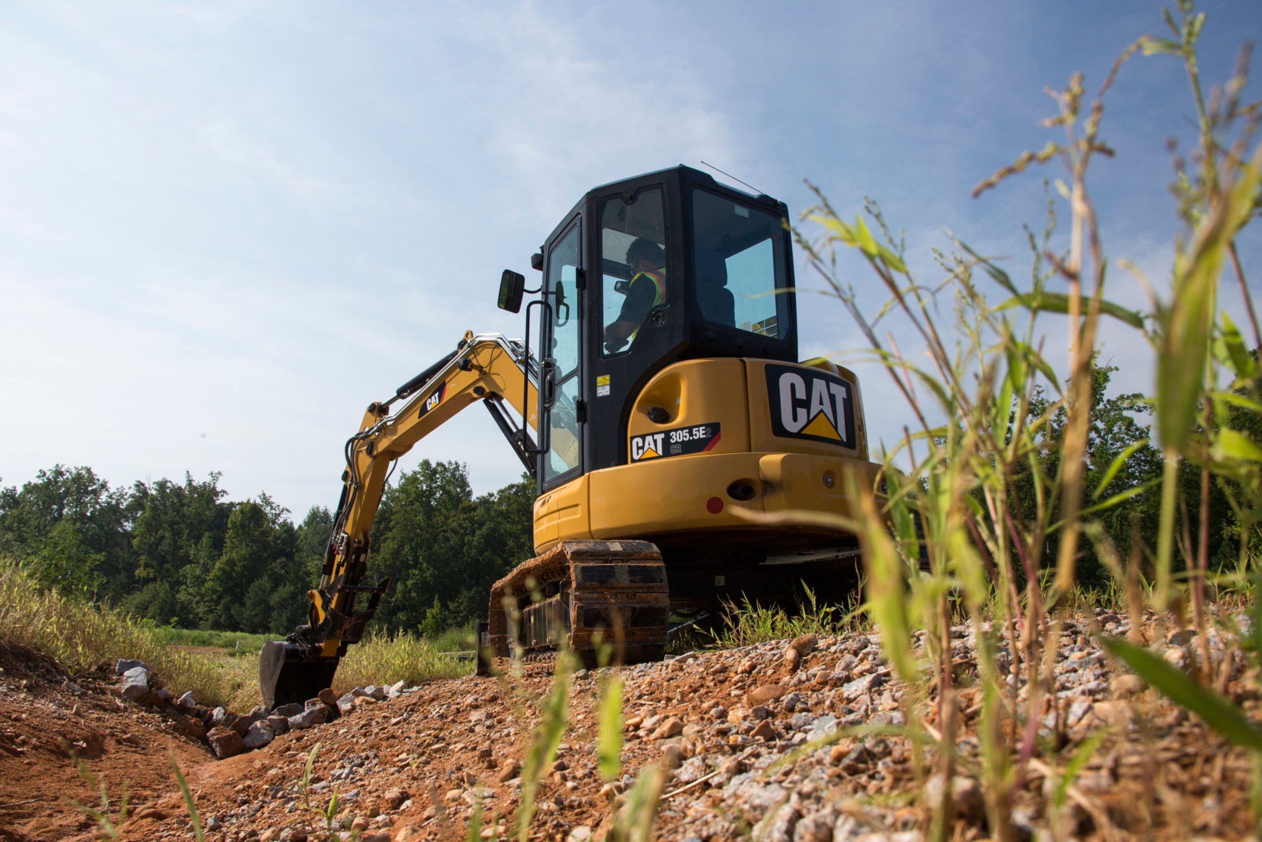 305 5e2 Cr Mini Excavator With Swing Boom Cat Caterpillar