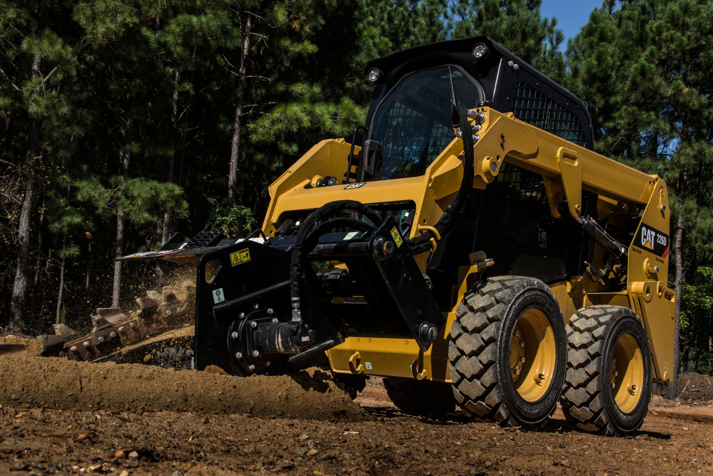 Cat® Trencher in Working Application>