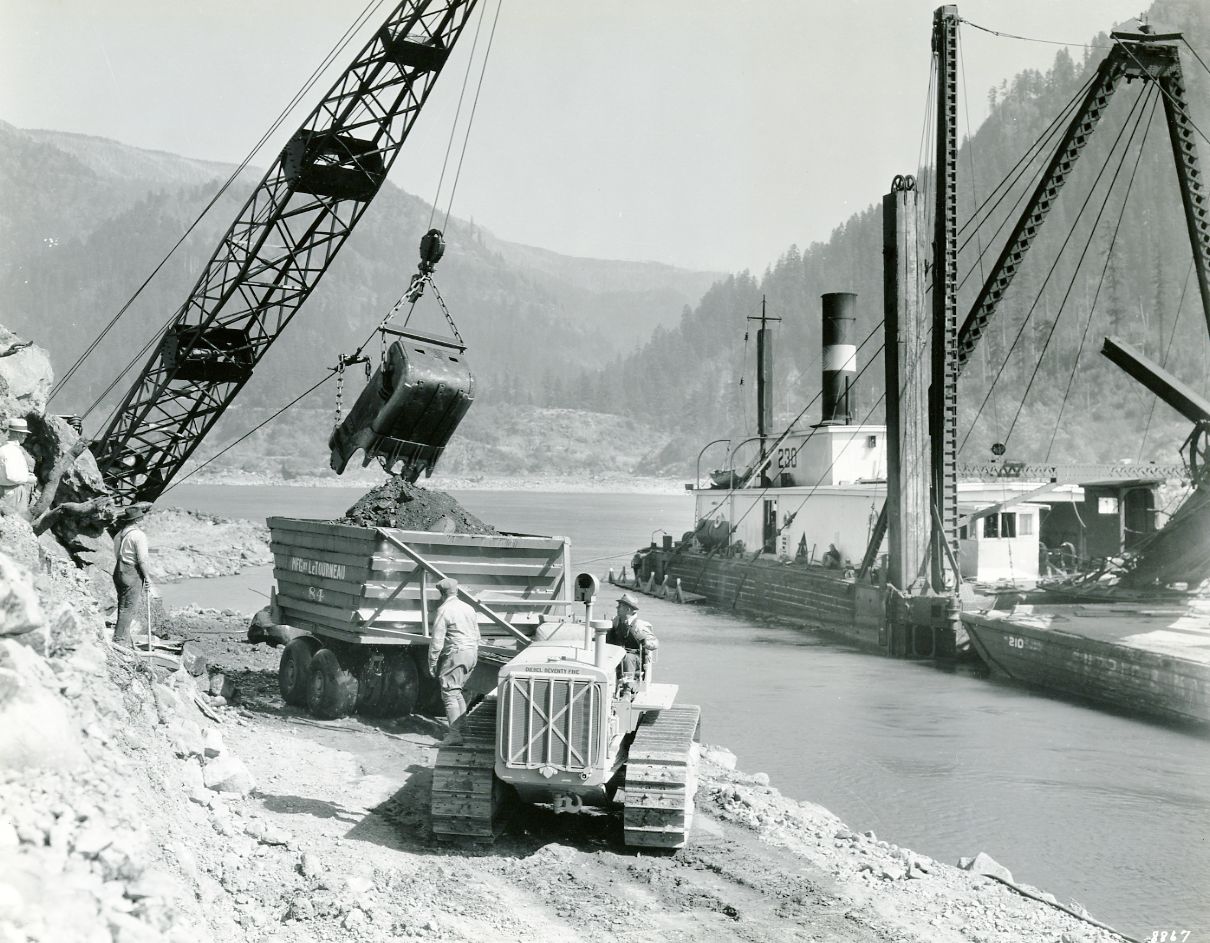 Caterpillar Diesel Seventy-Five track-type tractor working on the Bonneville Dam site in 1934. 