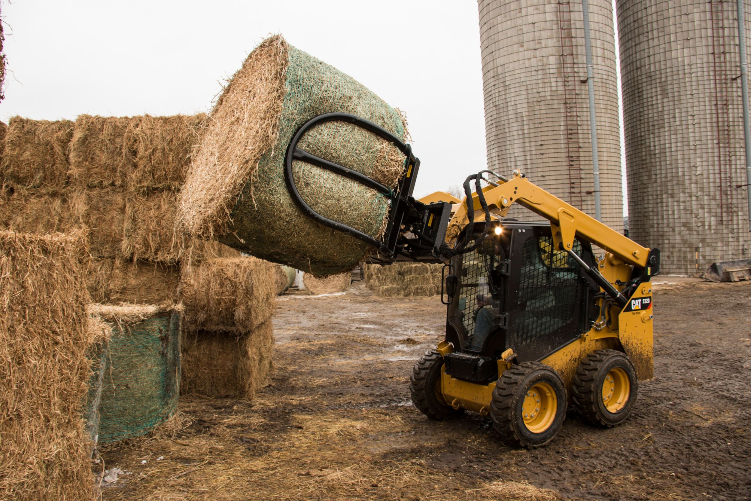 Cat® balengrijper aan het werk