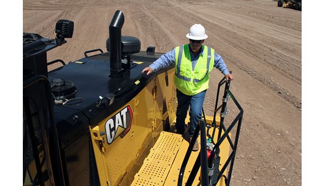 Cat 18 Motor Grader - BUILT-IN SAFETY FEATURES