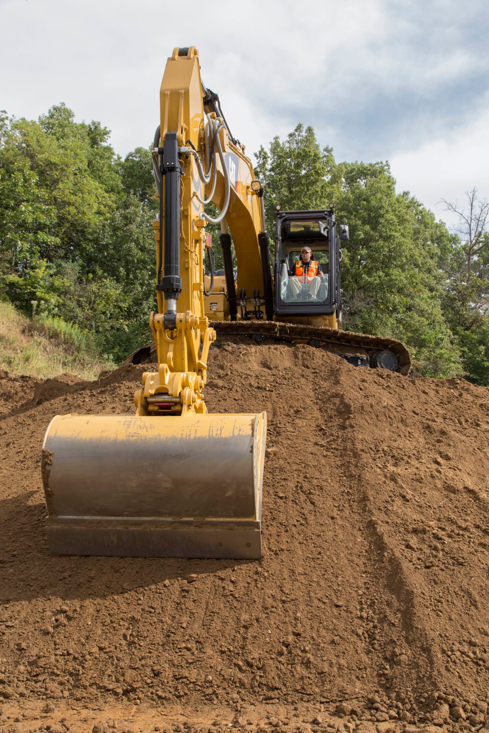 cat-grade-with-advanced-2d-for-excavators