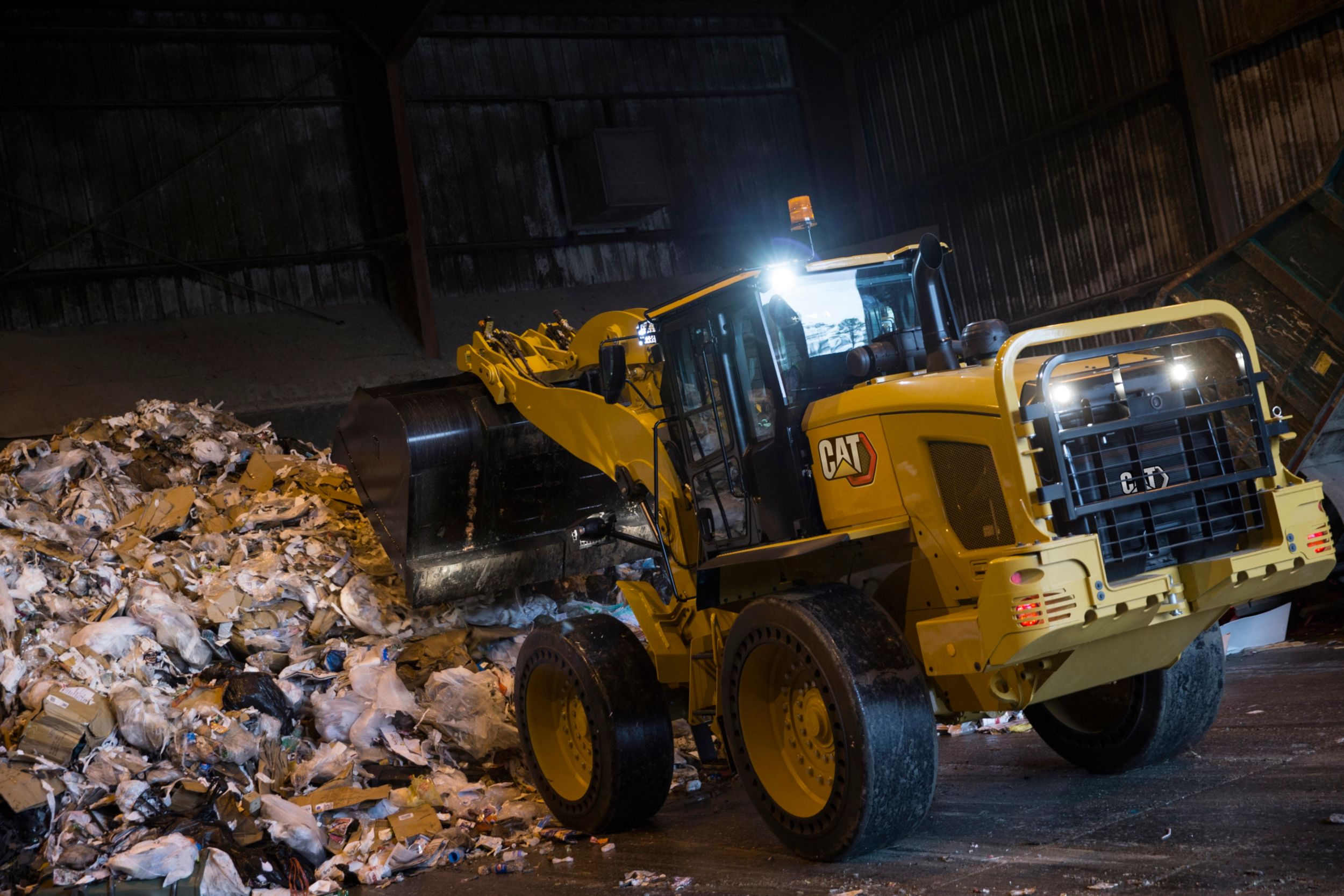 938M Waste Handler Small Wheel Loader