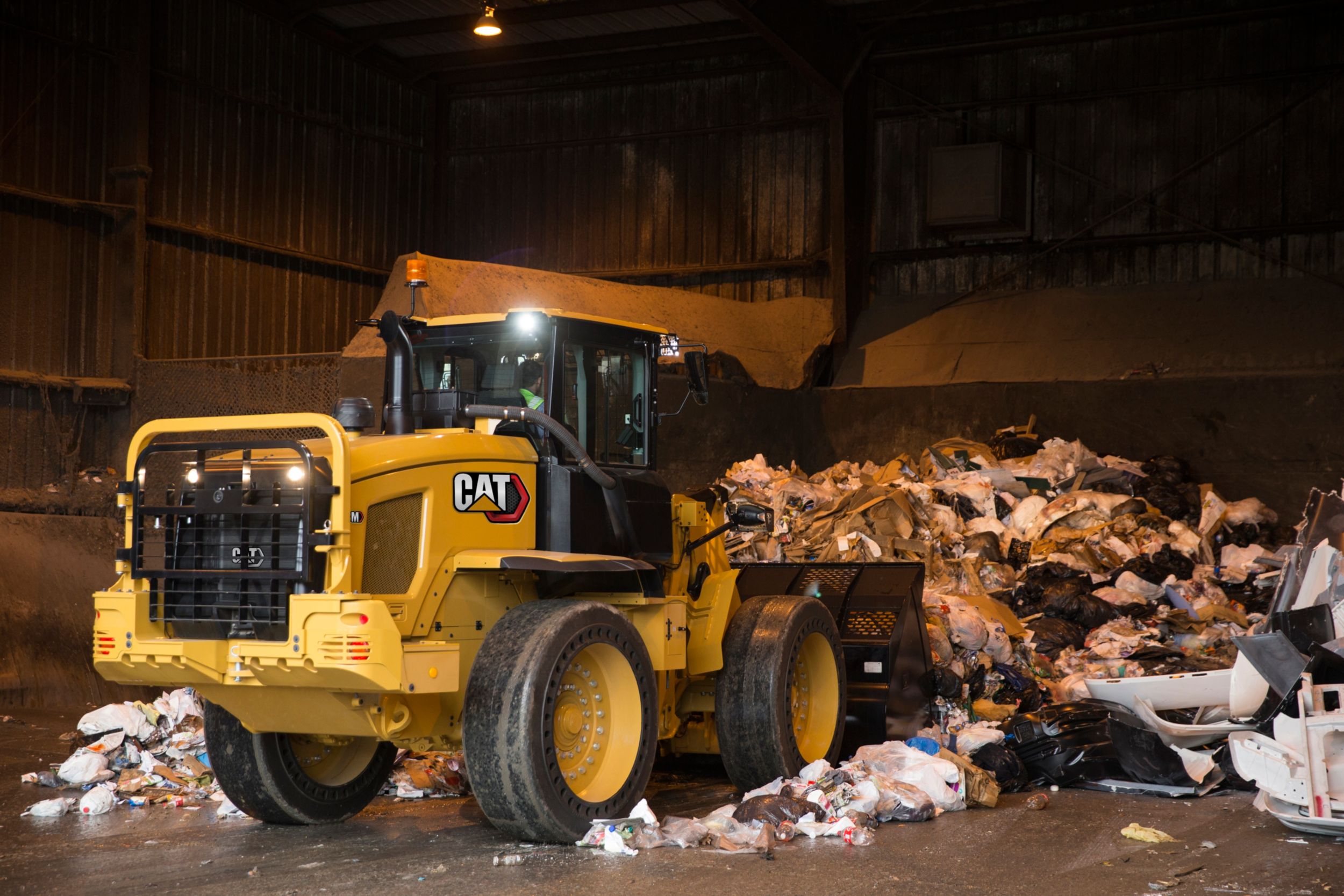 938M Waste Handler Small Wheel Loader