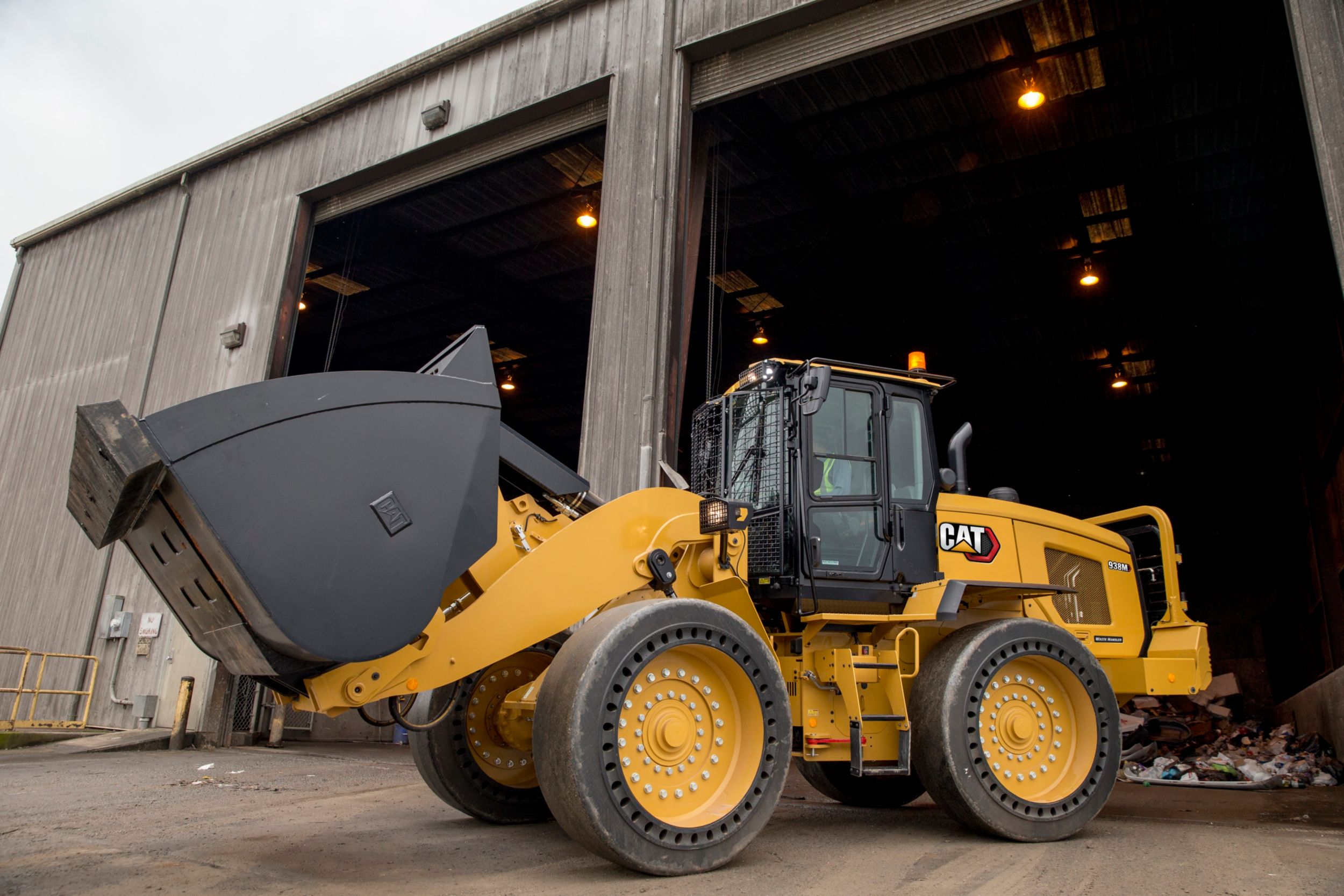 938M Waste Handler Small Wheel Loader