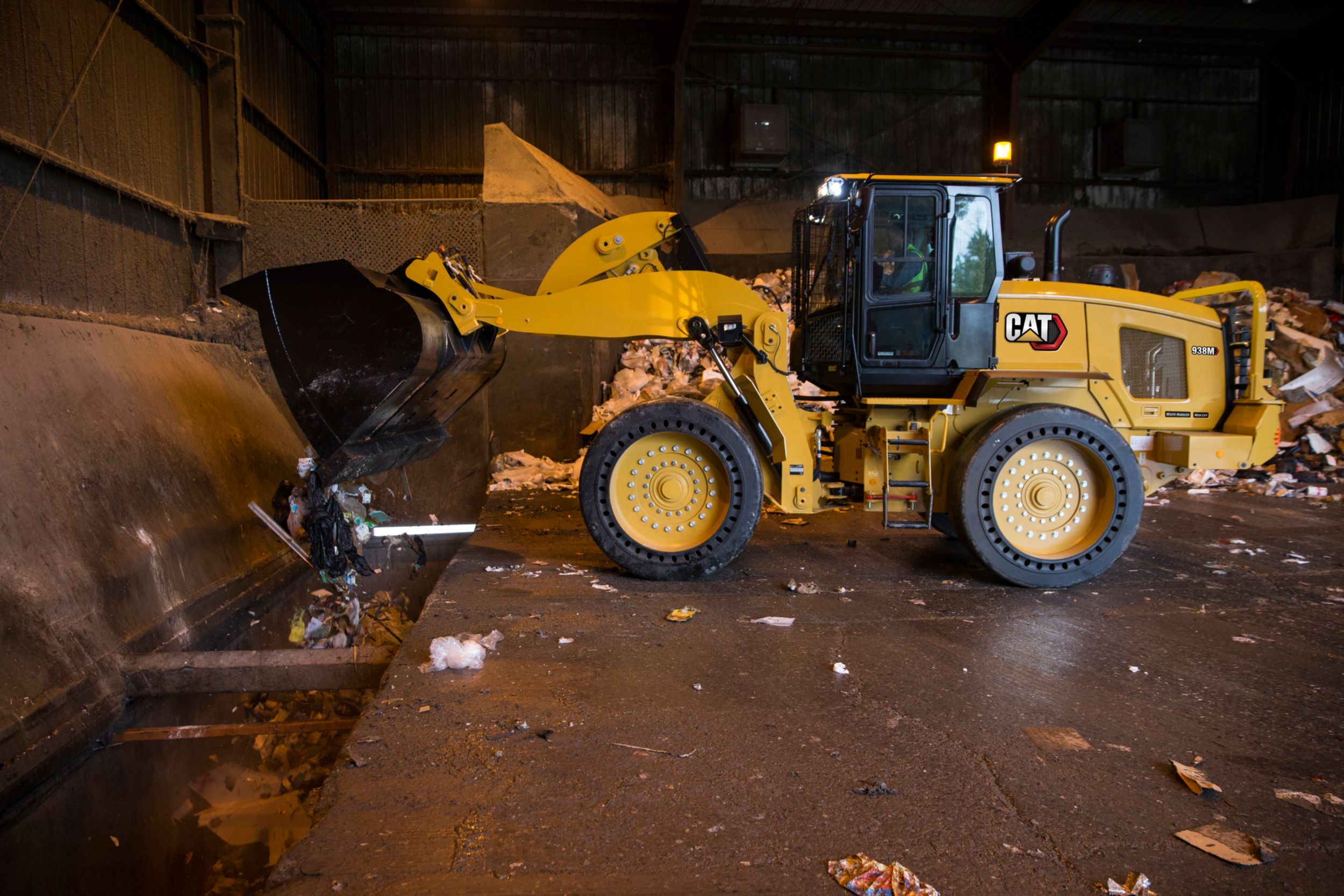 938M Waste Handler Small Wheel Loader