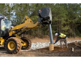 Customer using Cat® Mixing Bucket hose to direct mix right where you need it.