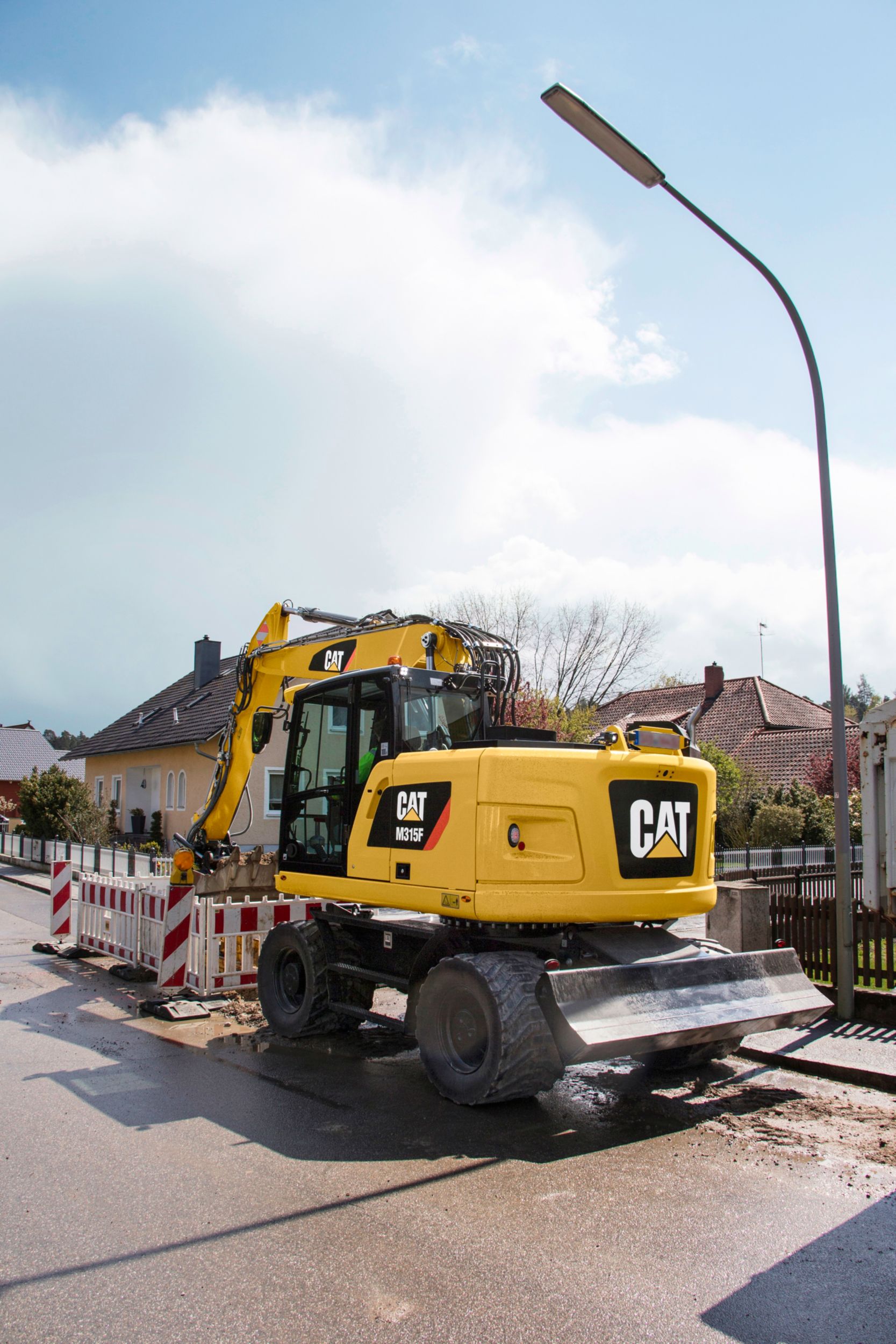 M315F Wheeled Excavator