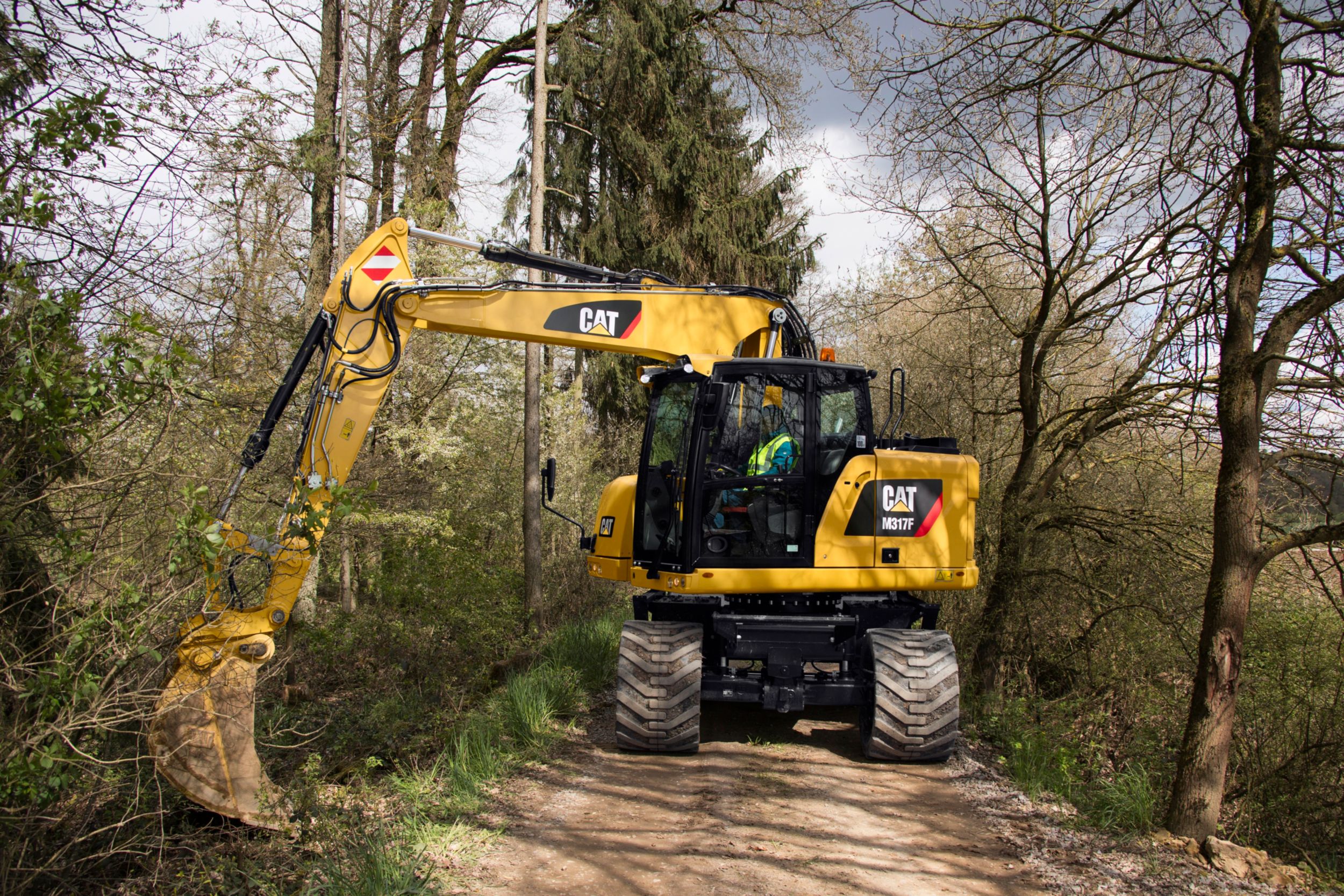 M317F Wheeled Excavator