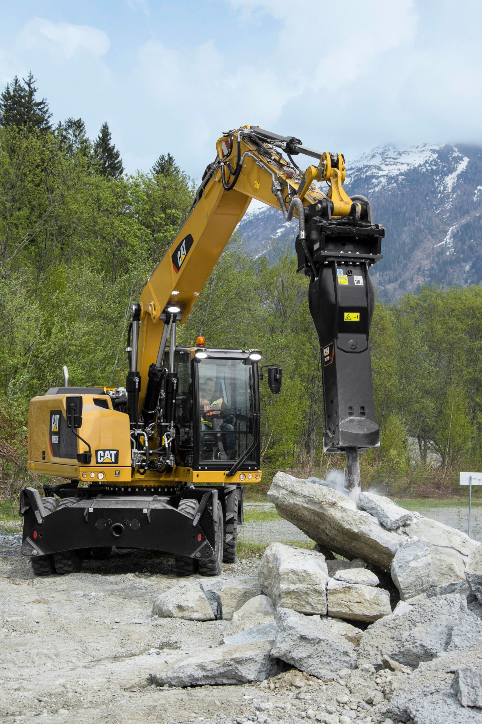 M320F Wheeled Excavator