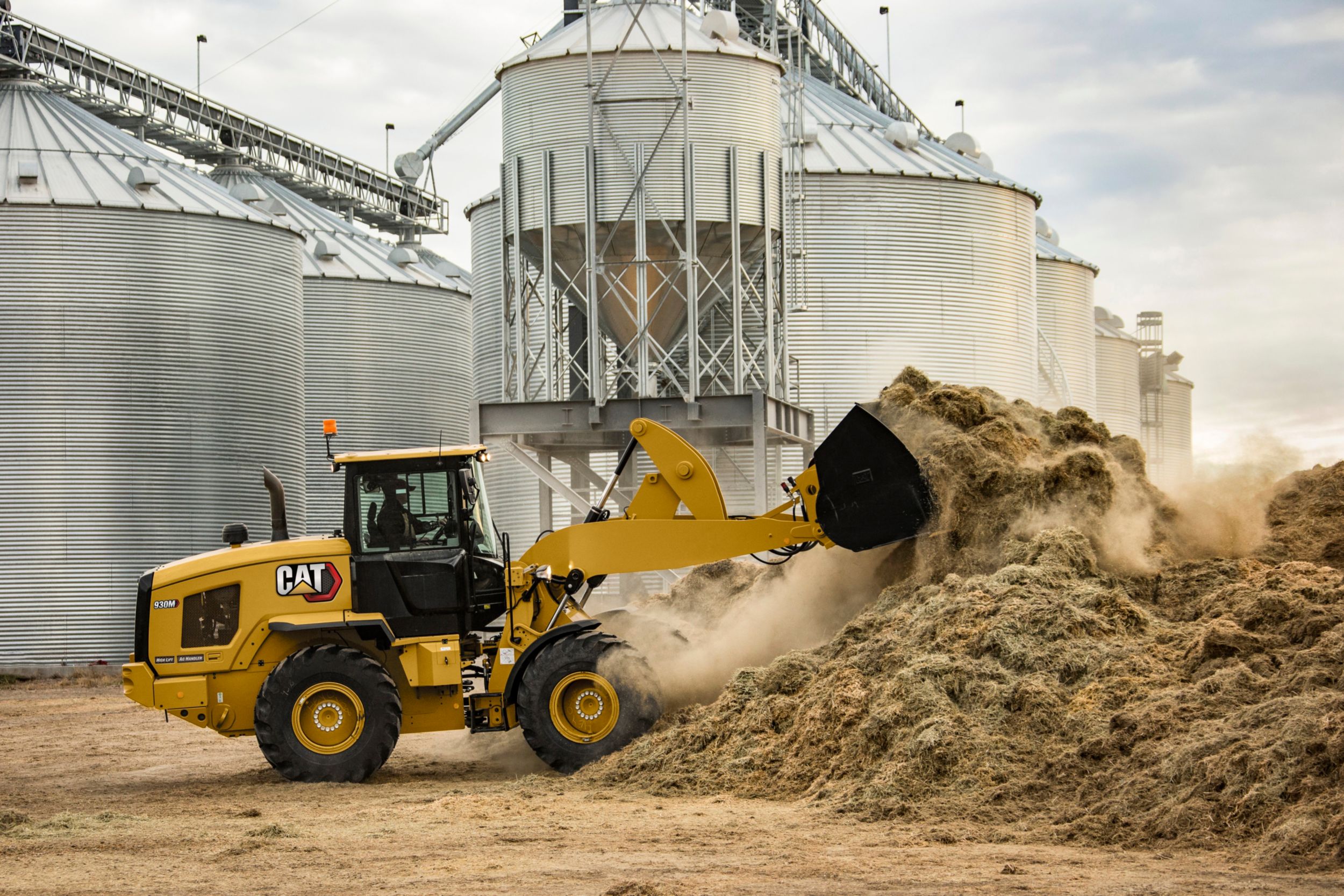 930M Ag Handler Small Wheel Loader - Cashman Equipment