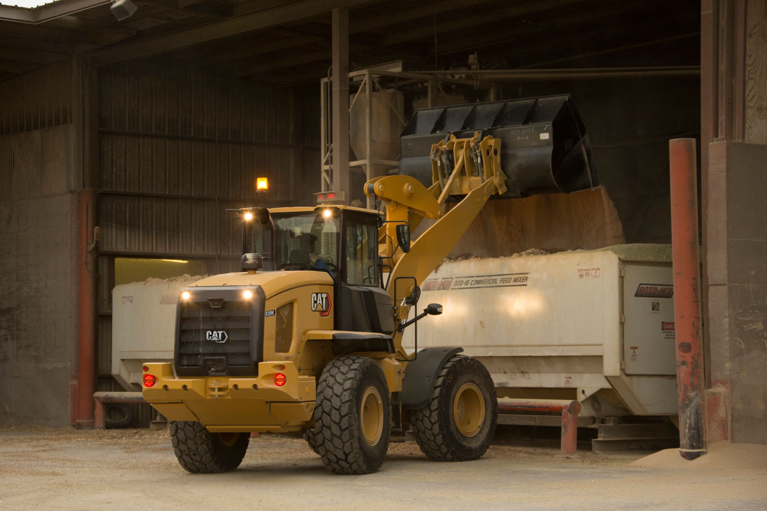 930M Ag Handler Small Wheel Loader