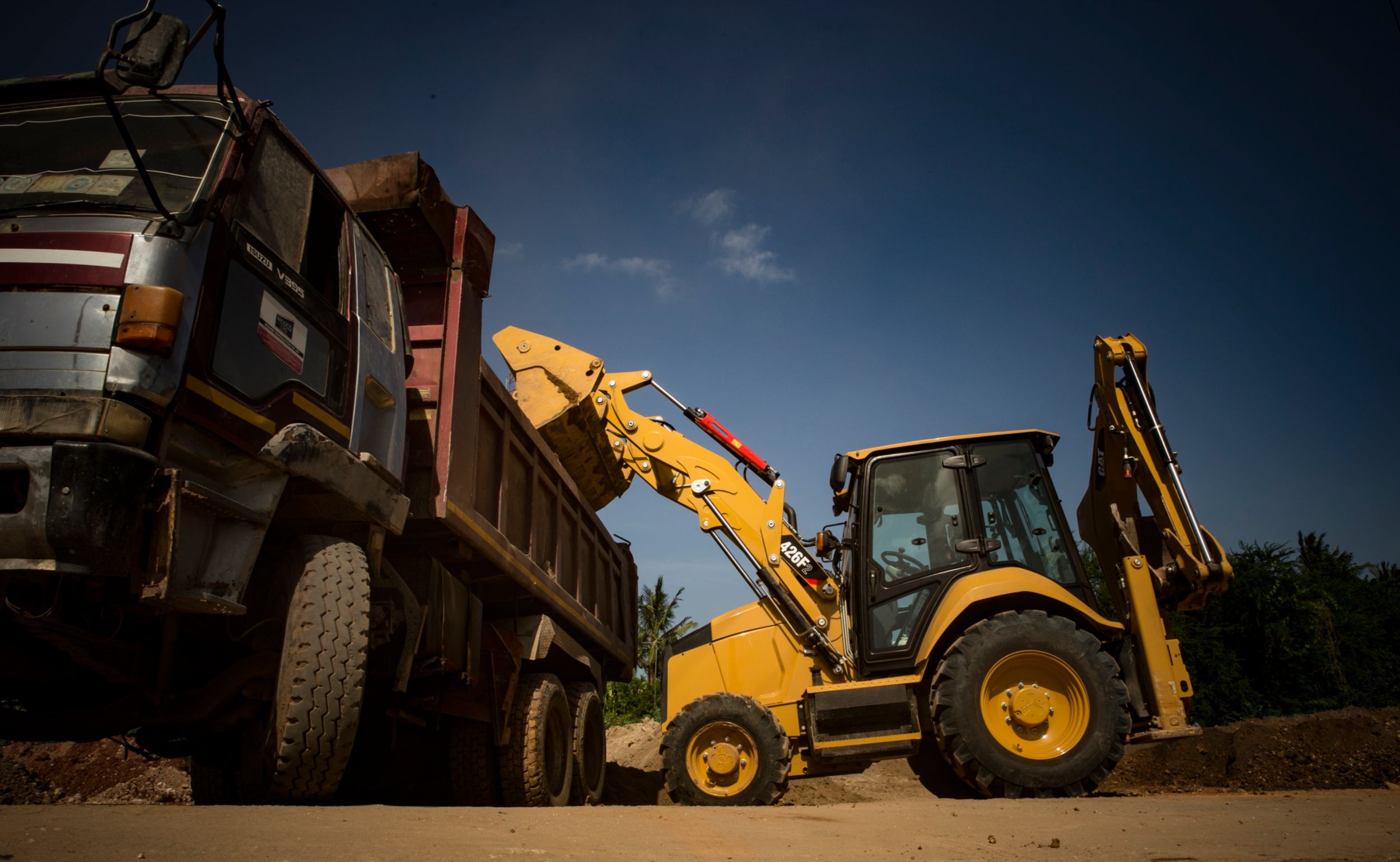 426F2 Экскаватор-погрузчик