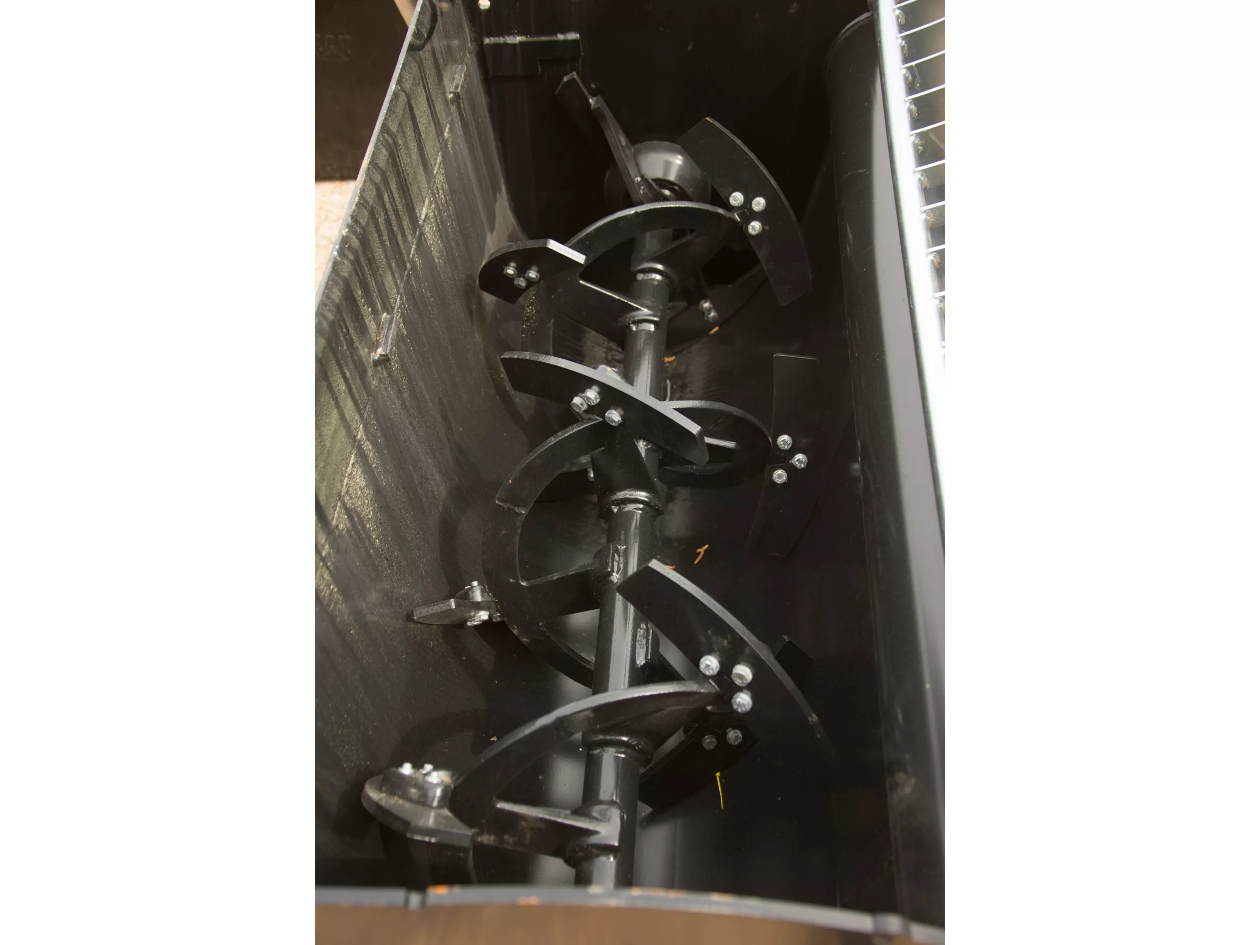 Bolt-On Replaceable Auger Paddles