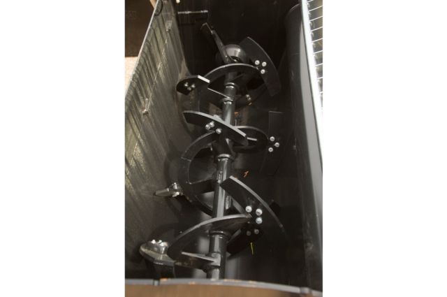 Bolt-On Replaceable Auger Paddles